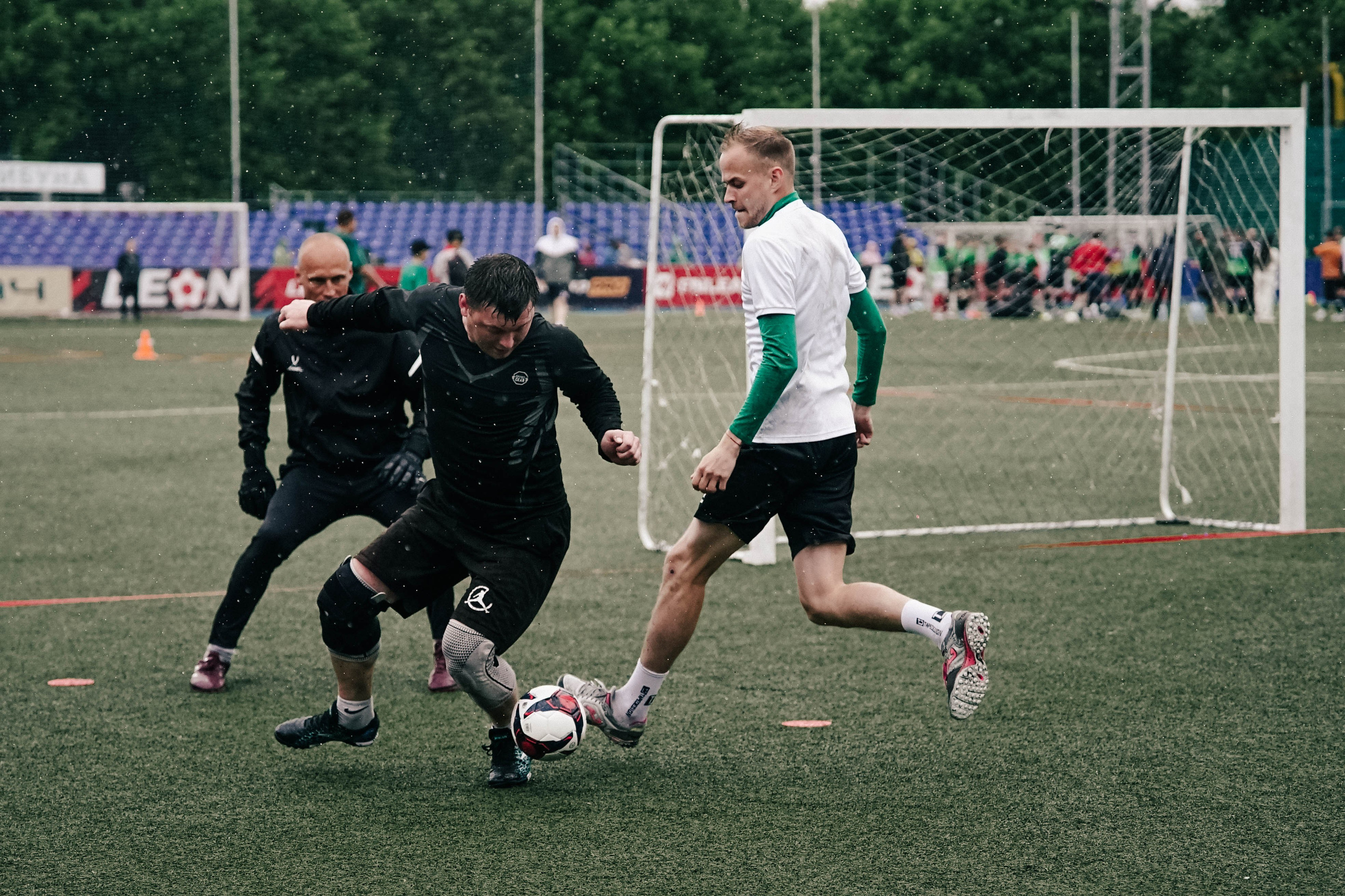 SPORT SHOOTS. Awes fram