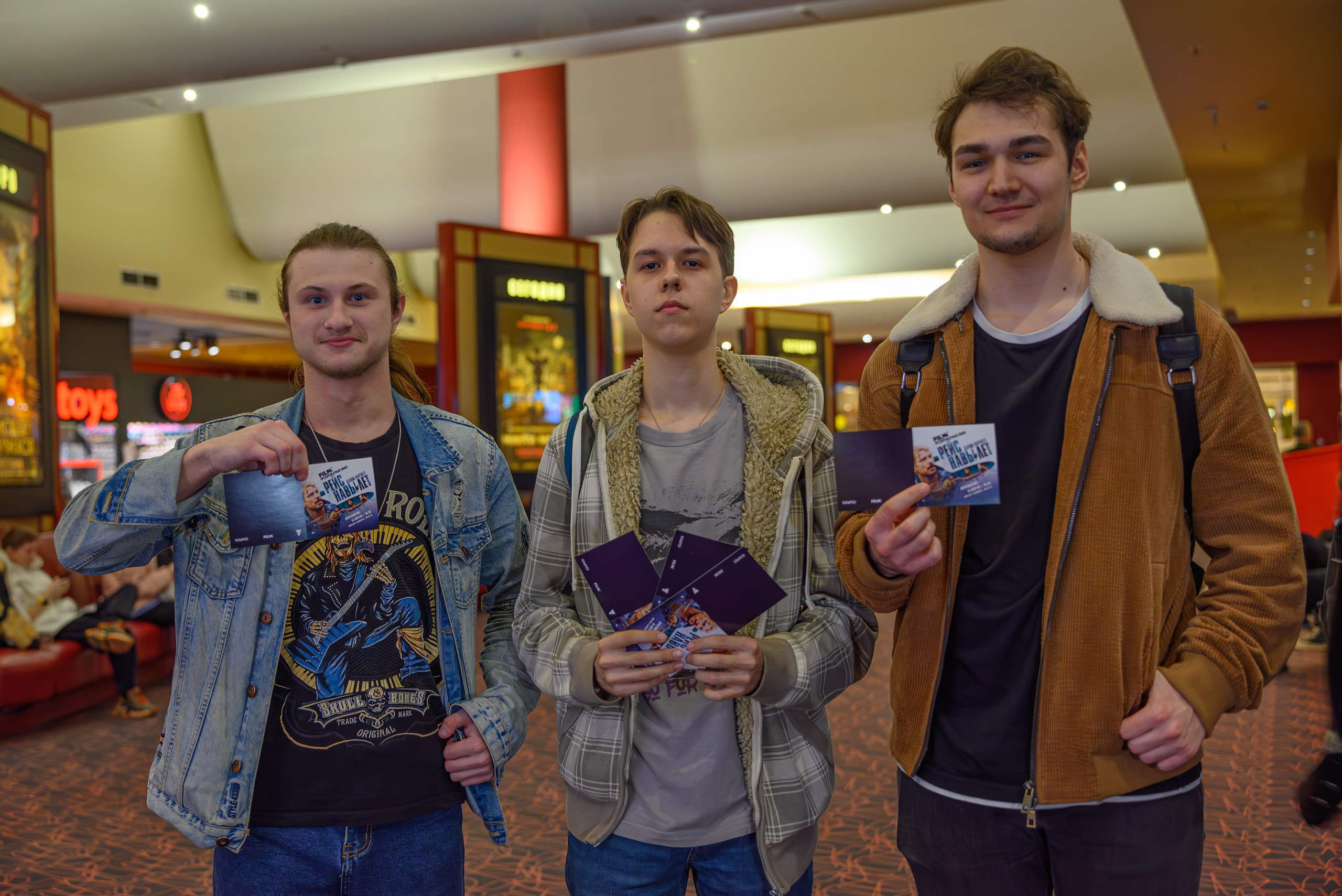 Предпремьерные съёмки кинопоказов. Семейный, уличный и пейзажный фотограф в Москве Никифоров Виктор