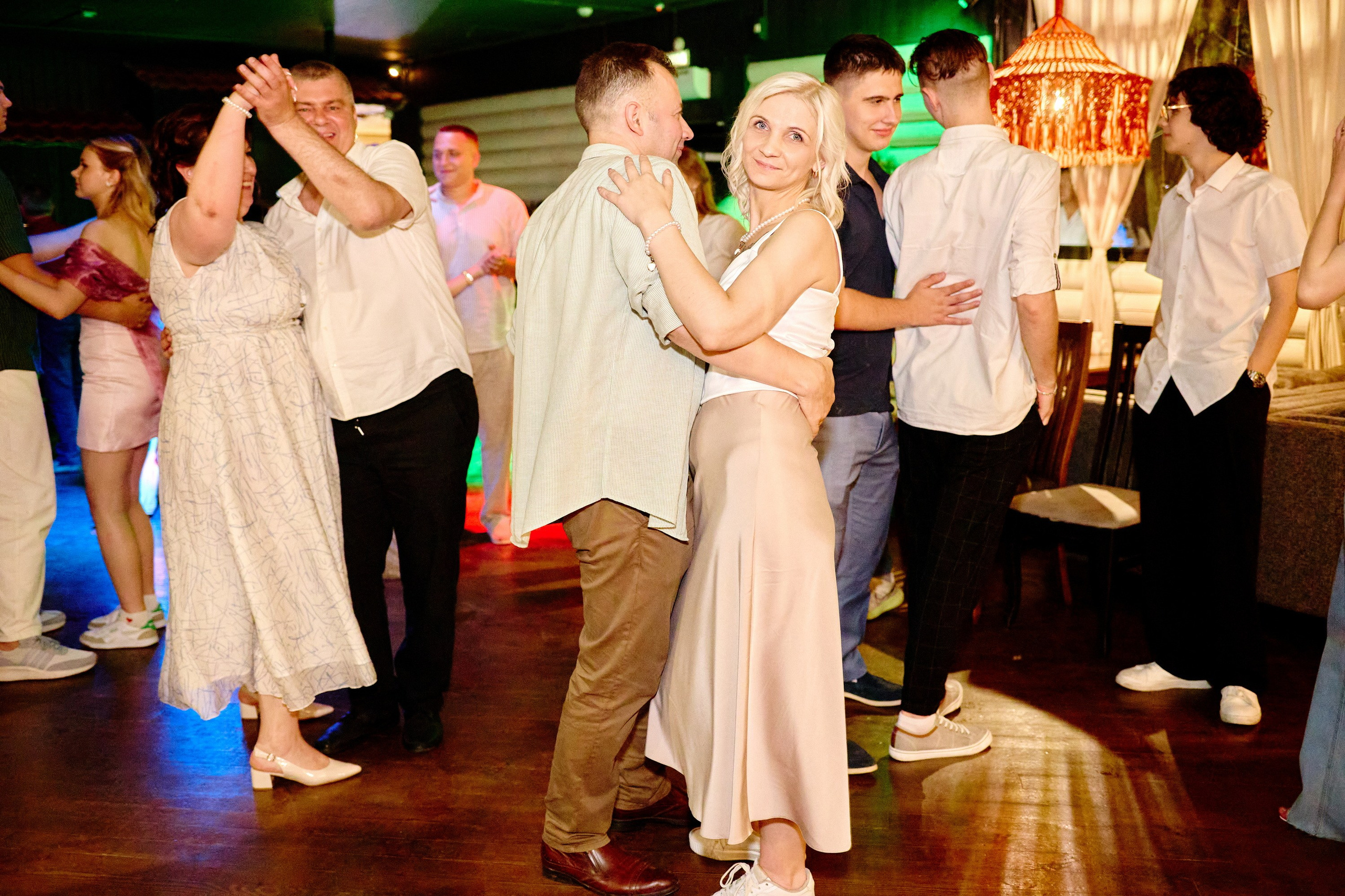 Выпускной 35 Сош. Фотограф Выпускные альбомы Таганрог Сергей Коробченко