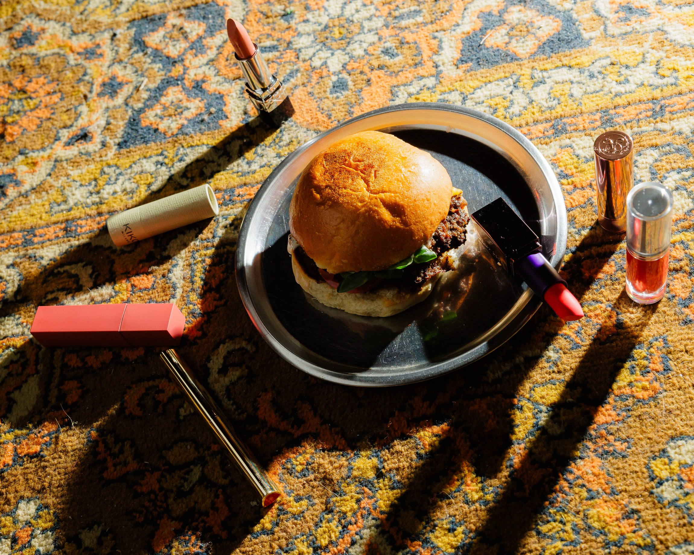 БУРГЕРЫ И ПОМАДА