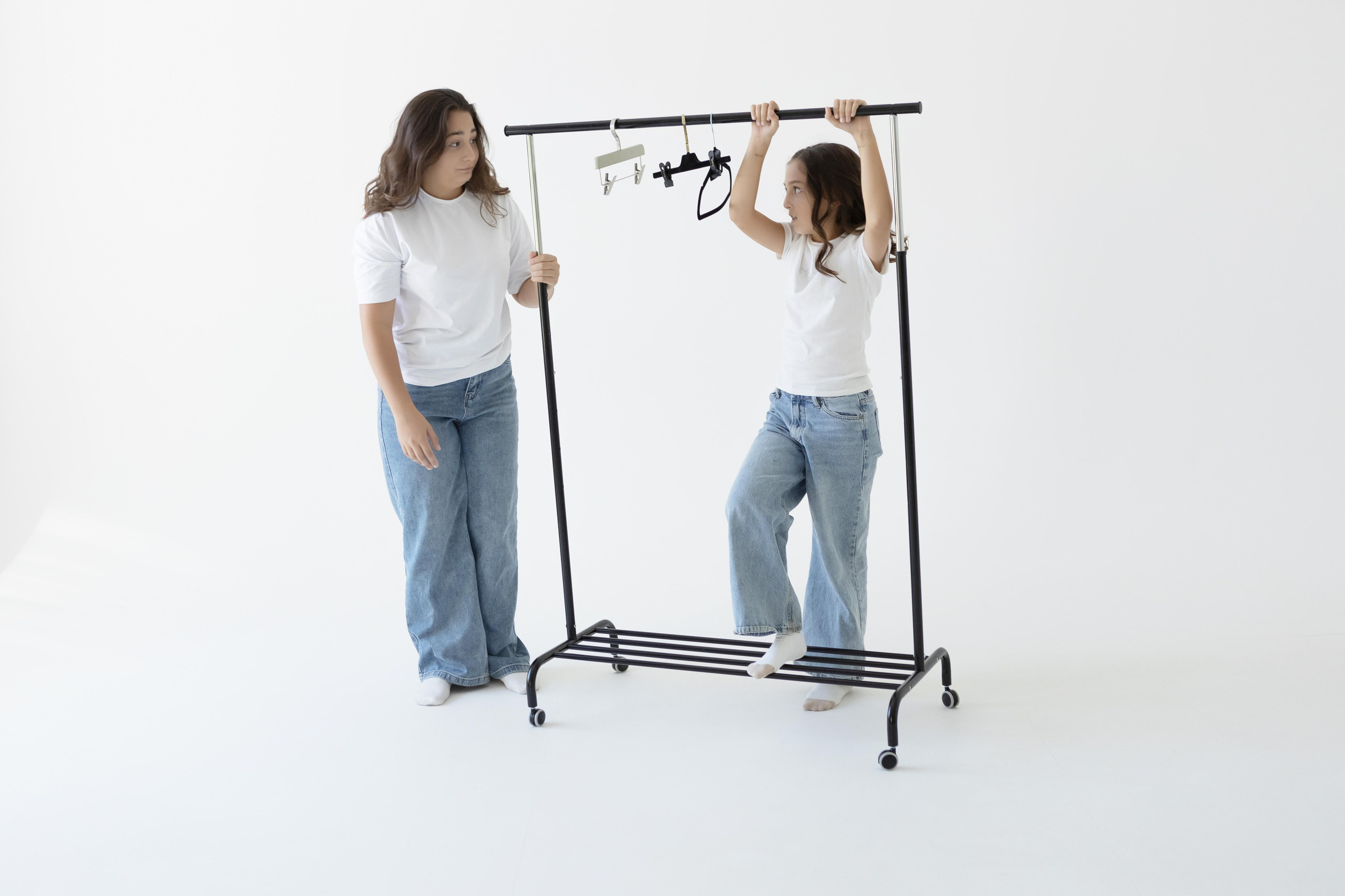 Сестры в студии. Семен Соколов