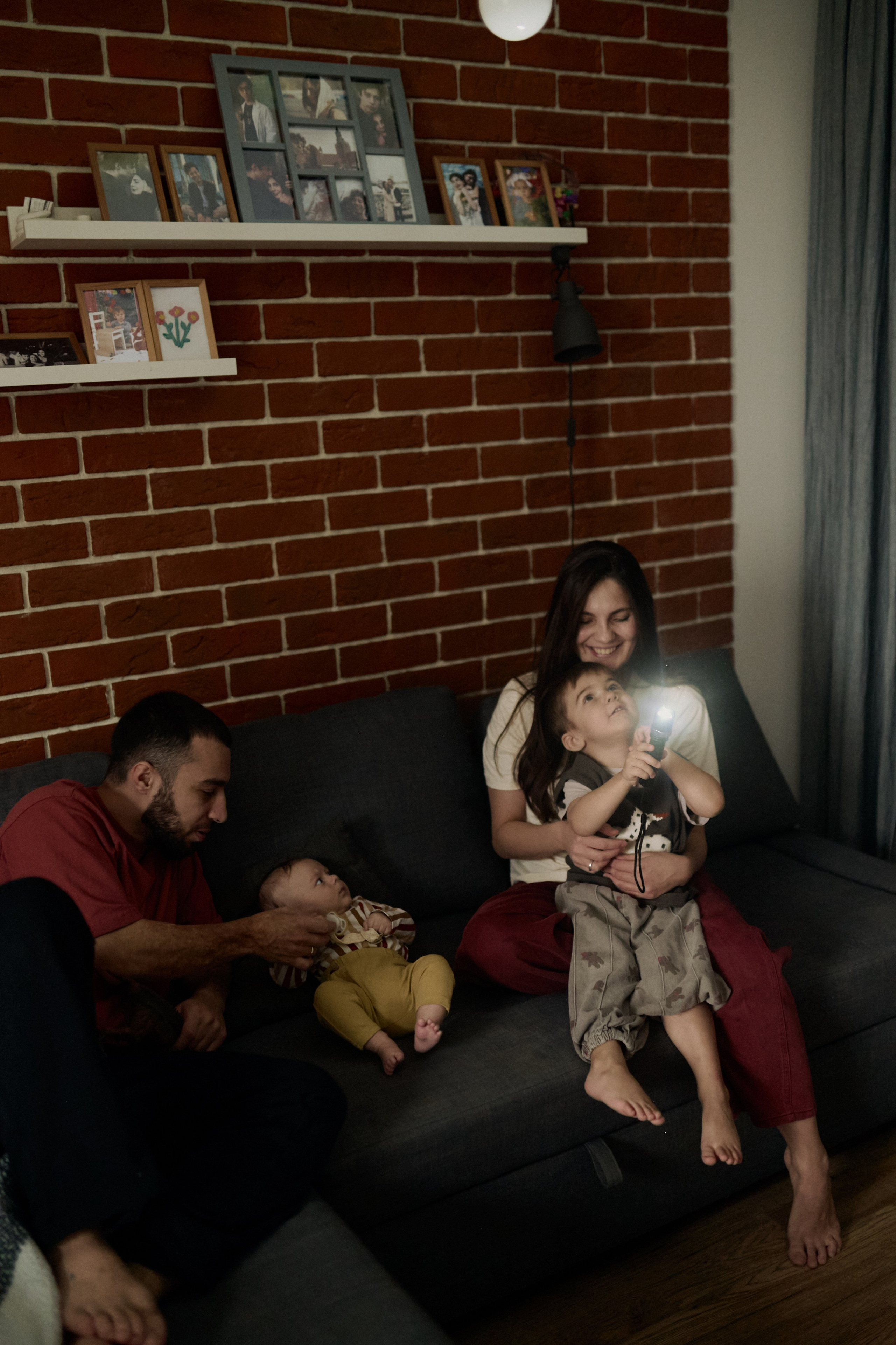 Эмир, Диана, Леон и Амин дома. Семейный и свадебный lifestyle-фотограф в Москве Мария Петрова