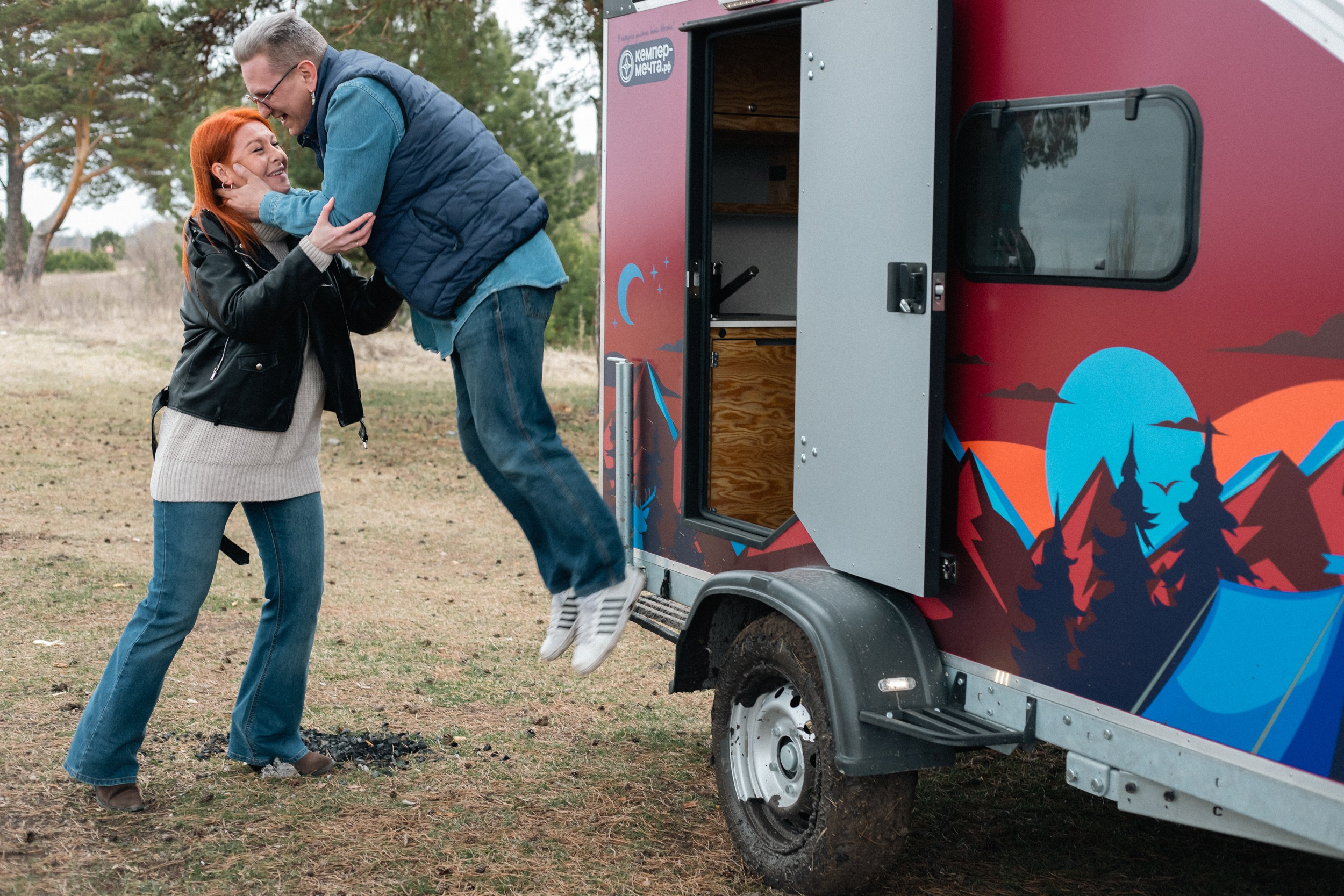 Love story camper. Фотограф в Тюмени Даша Михнова. Портреты, фотопроекты, фотодни