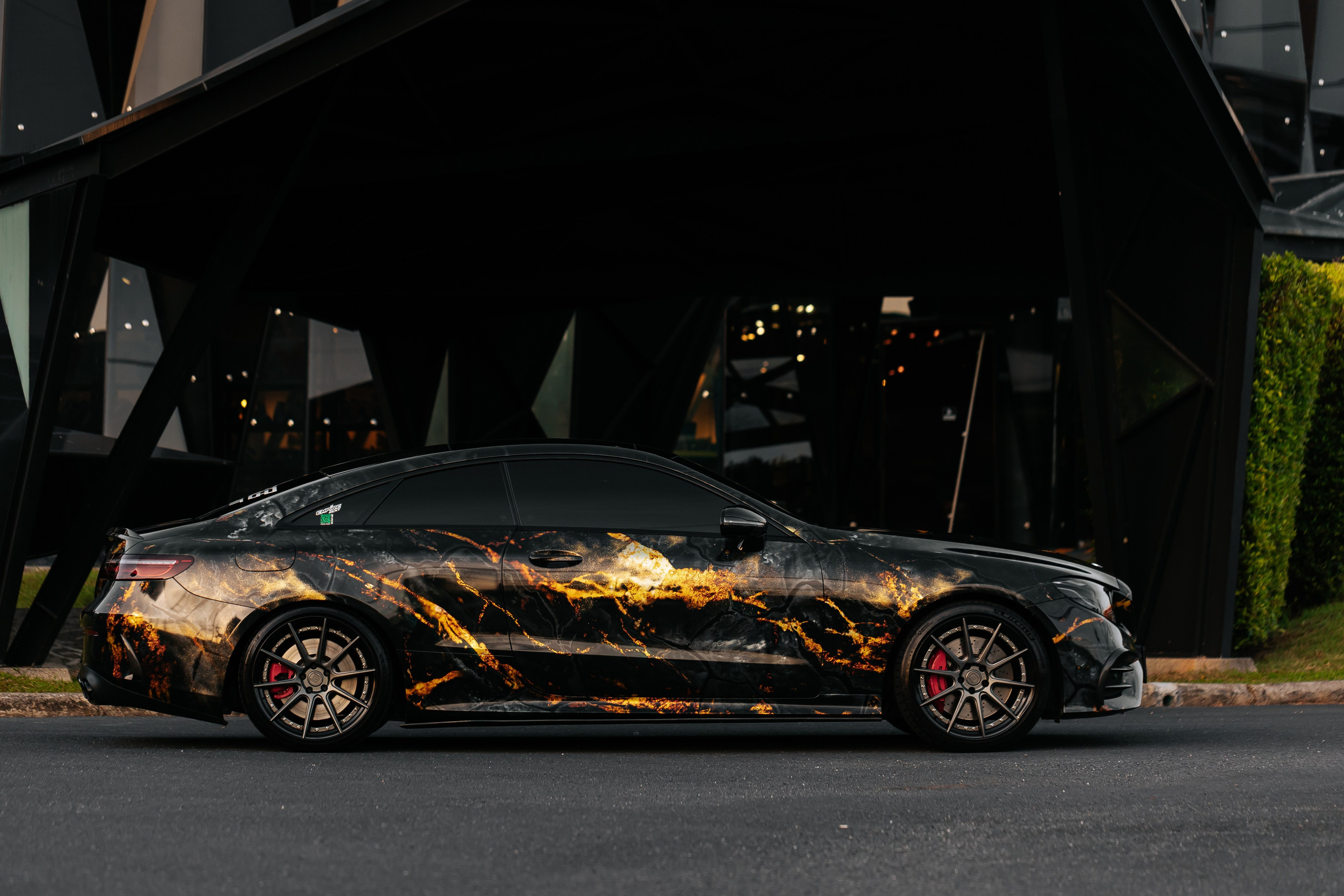 Mercedes Benz E 53. Фотограф в на Пхукете Сергей Войлоков