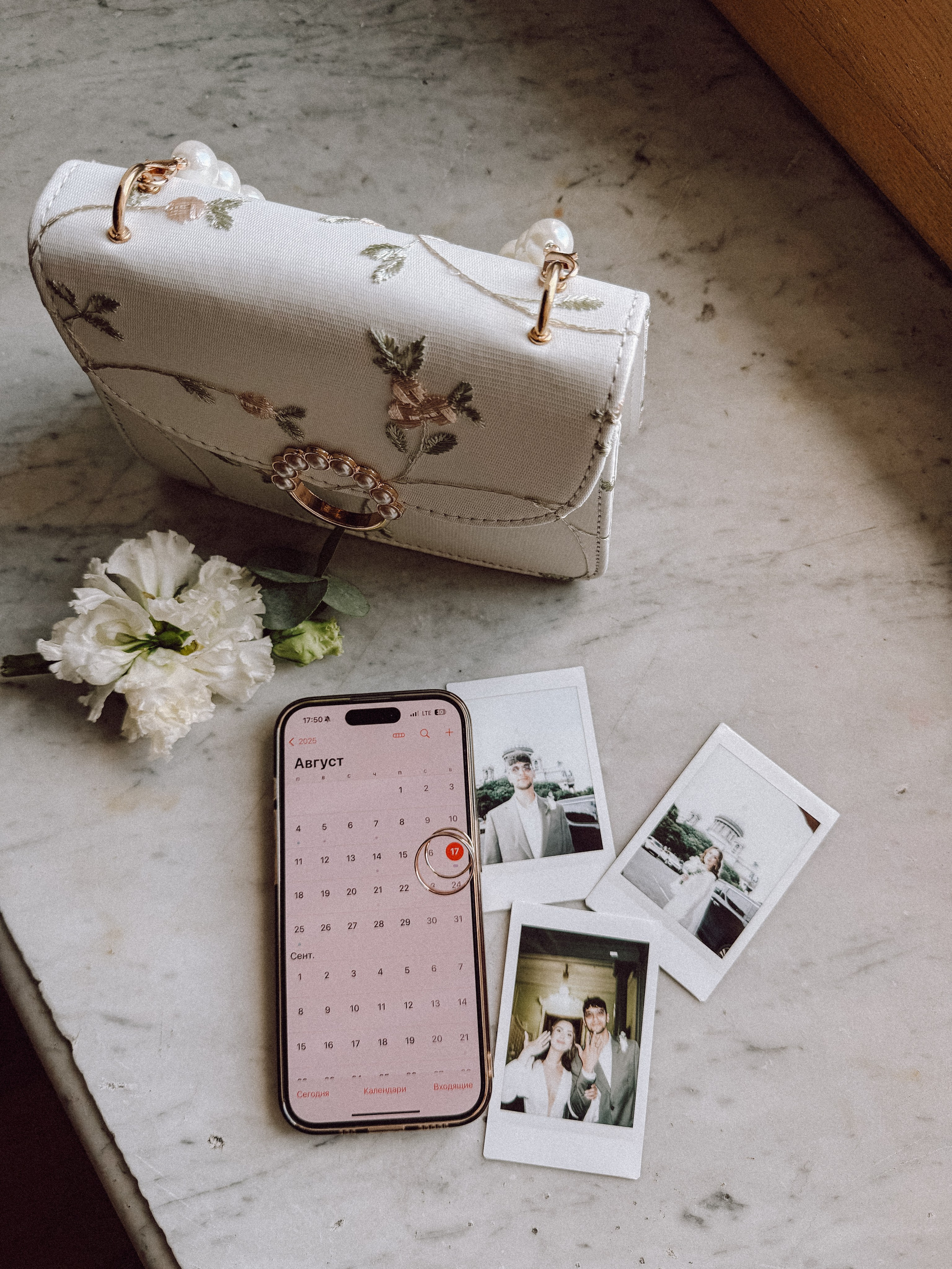 ФОТО НА ТЕЛЕФОН ВО ВРЕМЯ БРАКОСОЧЕТАНИЯ В ПЕРВОМ ДВОРЦЕ И ПРОГУЛКИ. Профессиональный фотограф, Санкт-Петербург — Виктория Богомолова