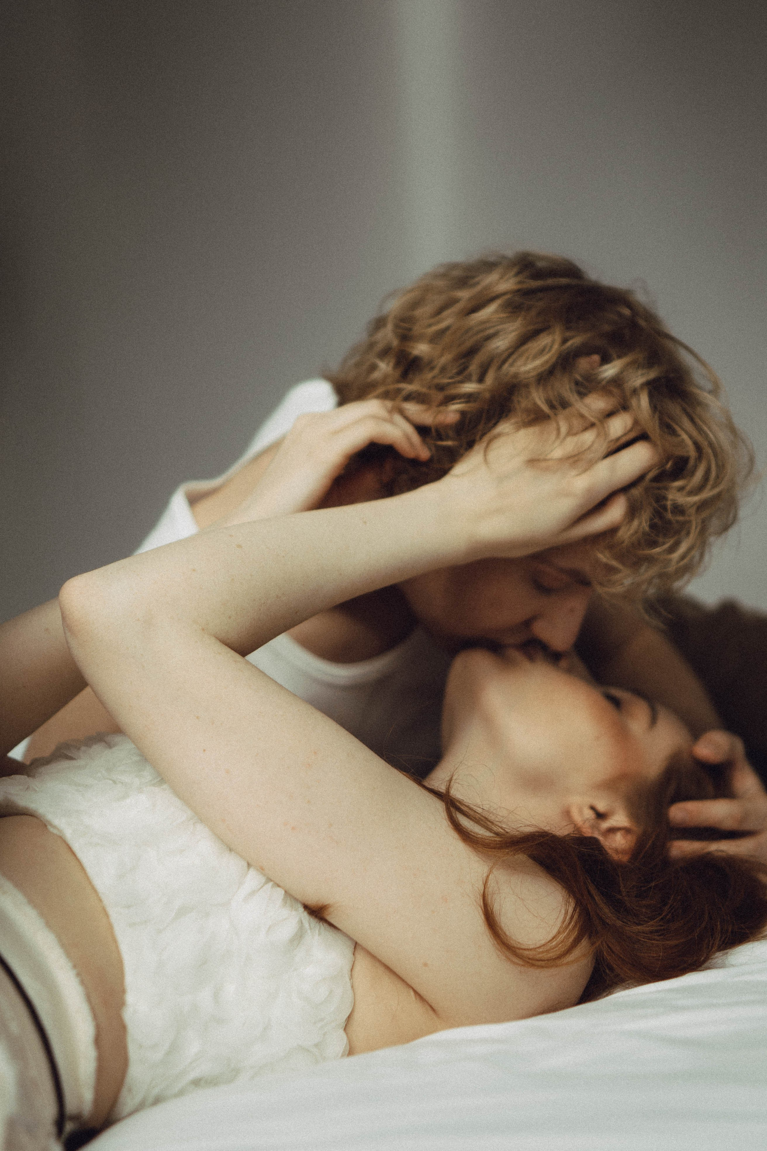 СВАДЕБНАЯ СЬЕМКА В ОТЕЛЕ. СБОРЫ ЖЕНИХА И НЕВЕСТЫ И ТАКЖЕ ТОР И ПОДГОТОВКА К ПРОГУЛКЕ. Профессиональный фотограф, Санкт-Петербург — Виктория Богомолова