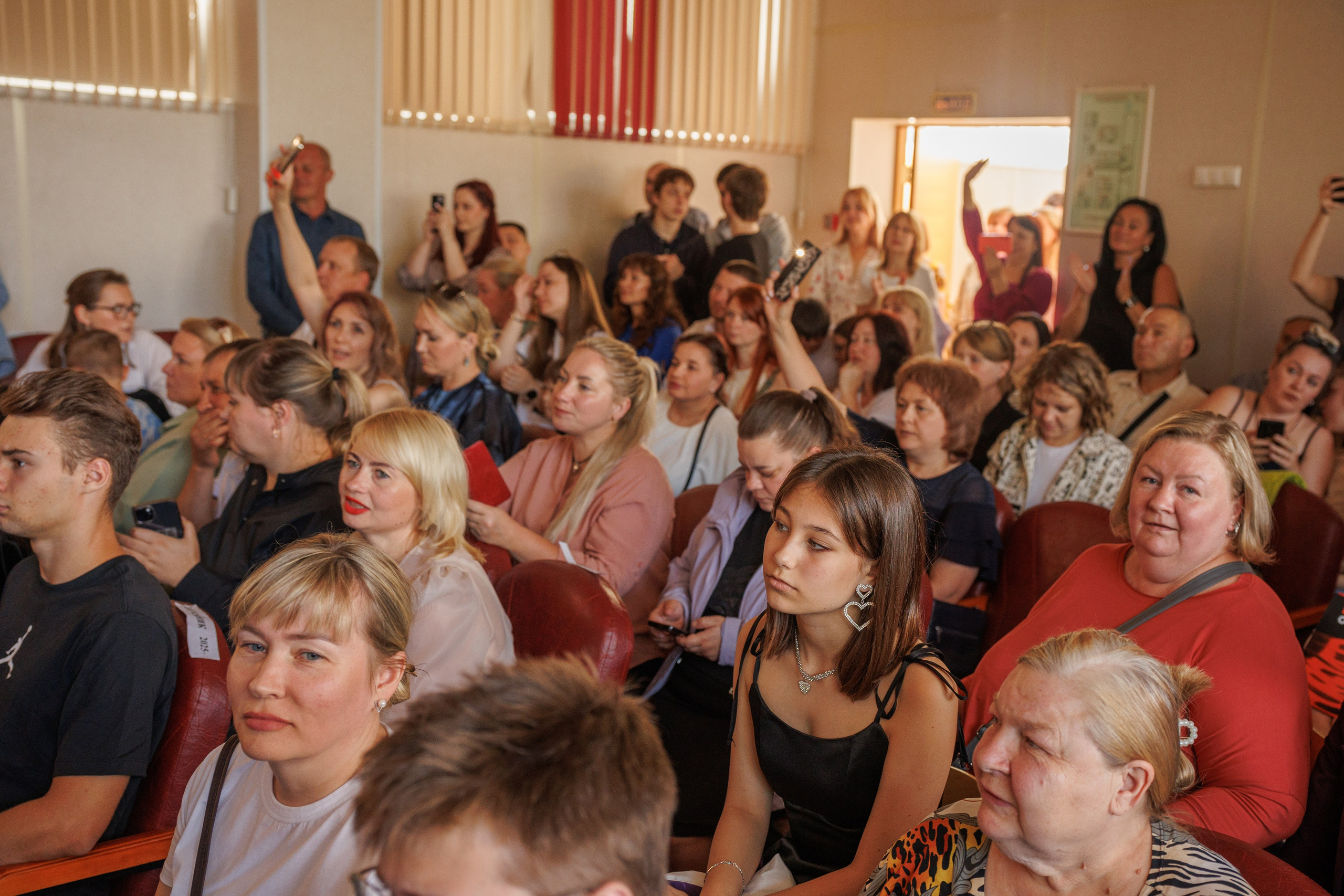 Вручение аттестатов. Свадебный и семейный фотограф в Новосибирске Ирина Дорошкова