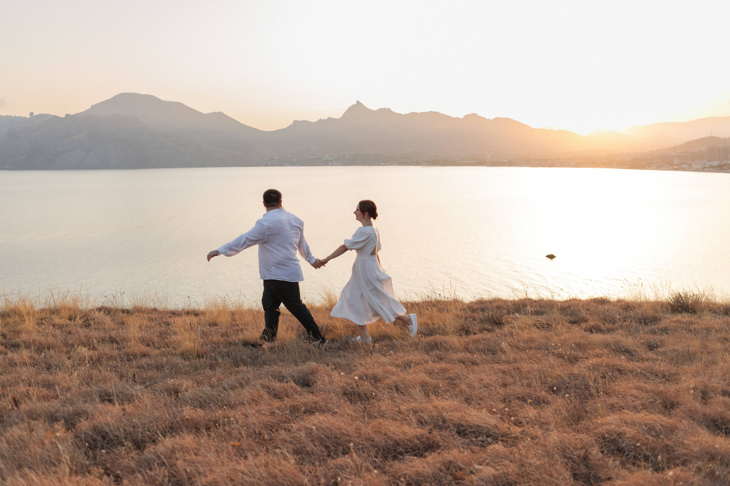 Свадебная фотосессия в районе мыса Хамелеон🖤. Свадебный фотограф Мироманов Николай в Крыму
