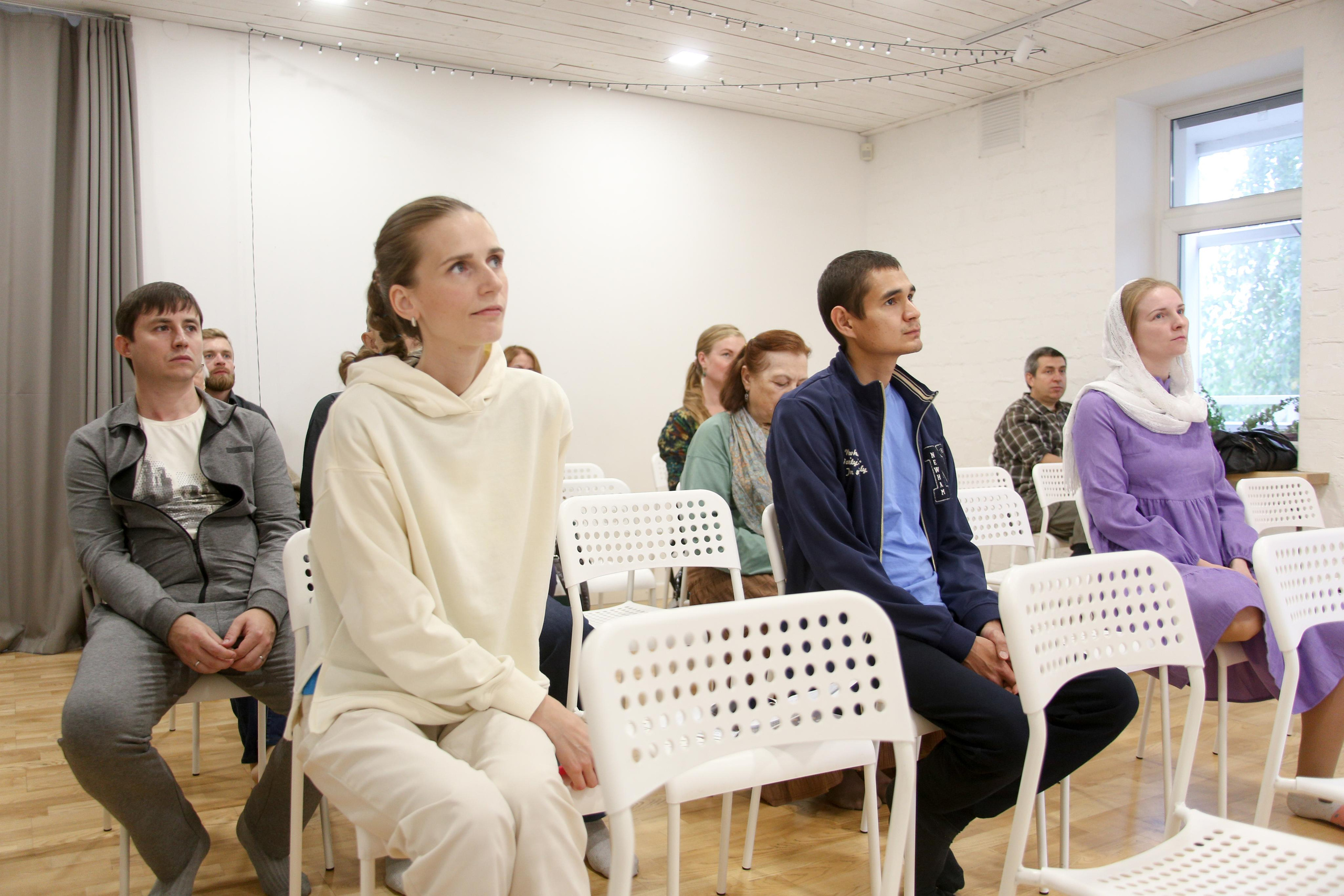 Вечер в благости. Репортаж. Фотограф в Перми. Фотограф Пермь. Фотосессия в фотостудии Перми и на свежем воздухе