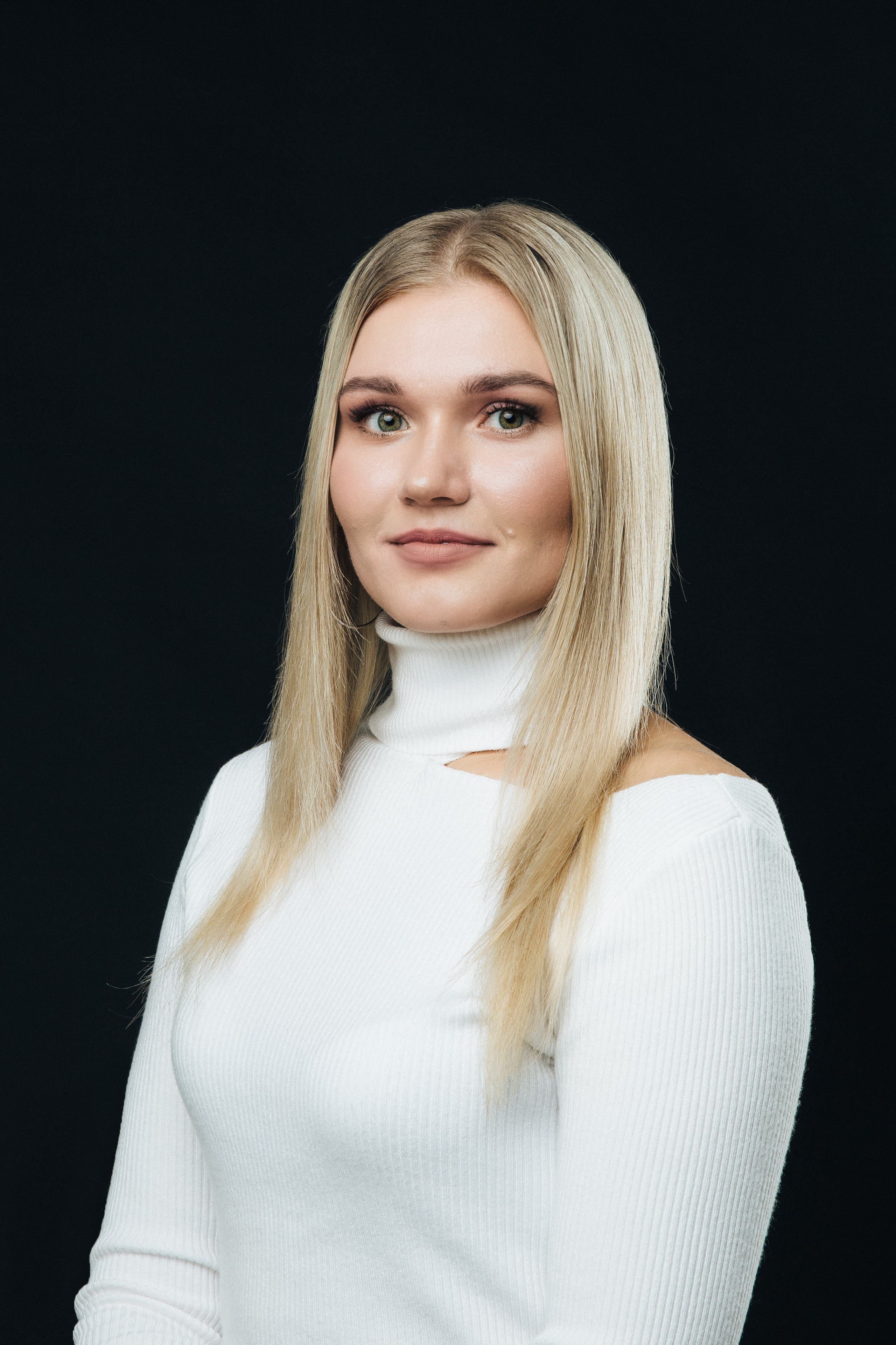 Бизнес портрет мужской и женский руководителя. КонТайм: профессиональная съемка для организаций