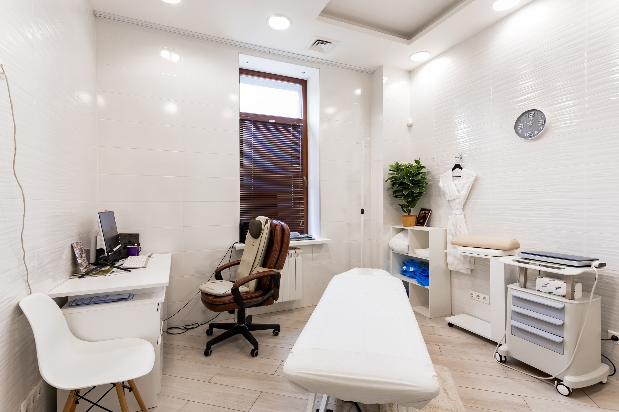 Фотосъемка для клиники доктора Маршенина на улице Крупской. Интерьеры, Контент, Портреты | Фотограф в Москве Дани Терно