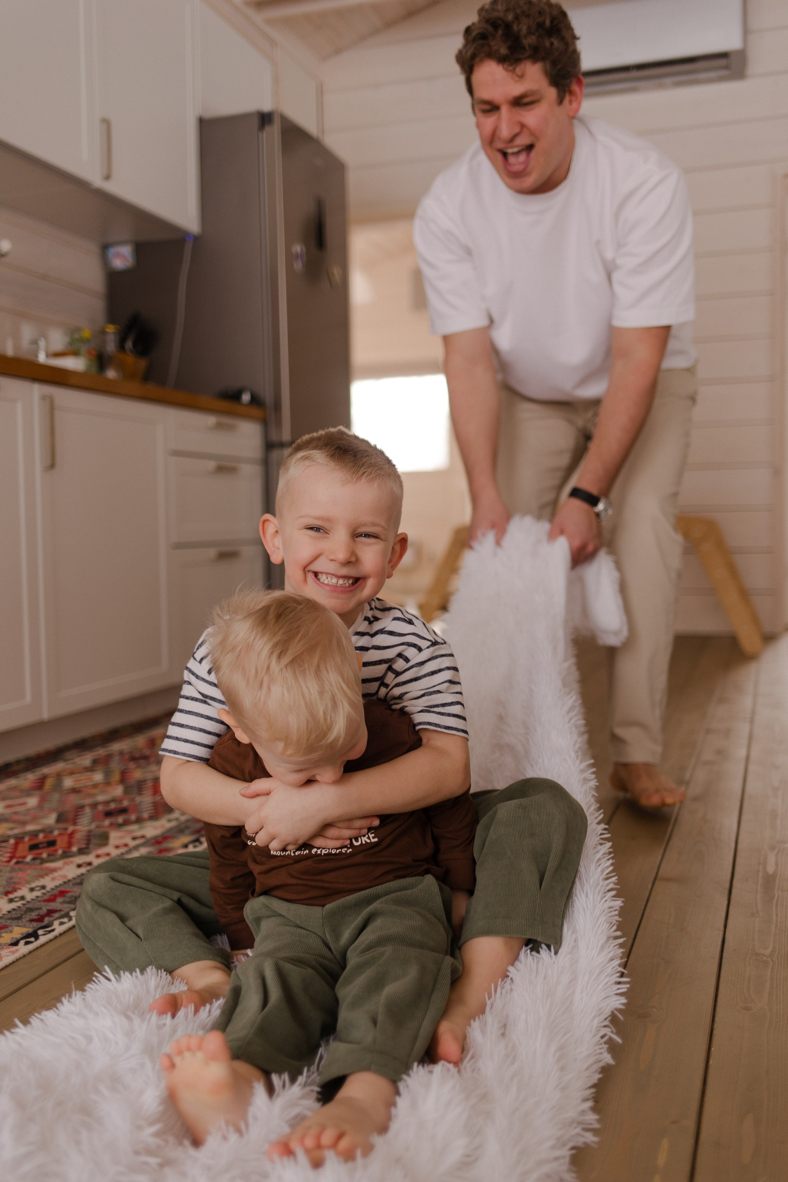 Акрам Ульяна и мальчишки. Фотграф в Москве Кузьмина Мария