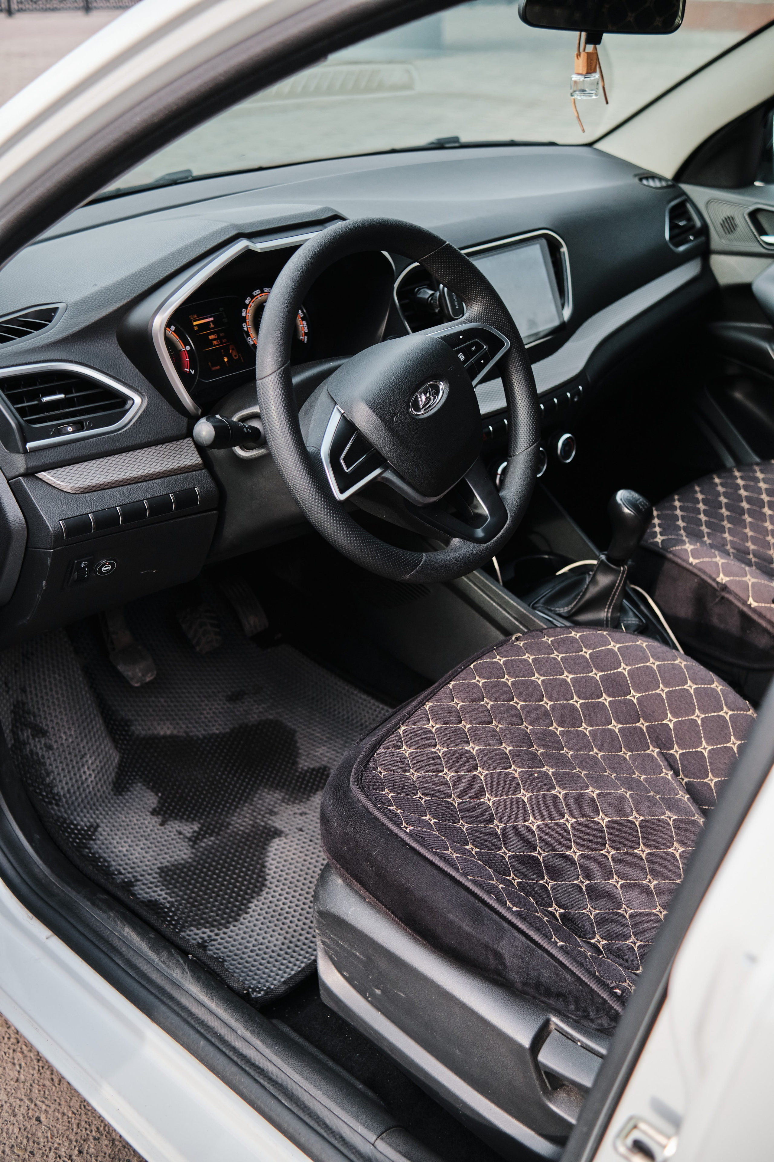 Новый автопарк Яндекс такси в Новокузнецке. Свадебный и семейный фотограф в Новокузнецке Иван Иванов