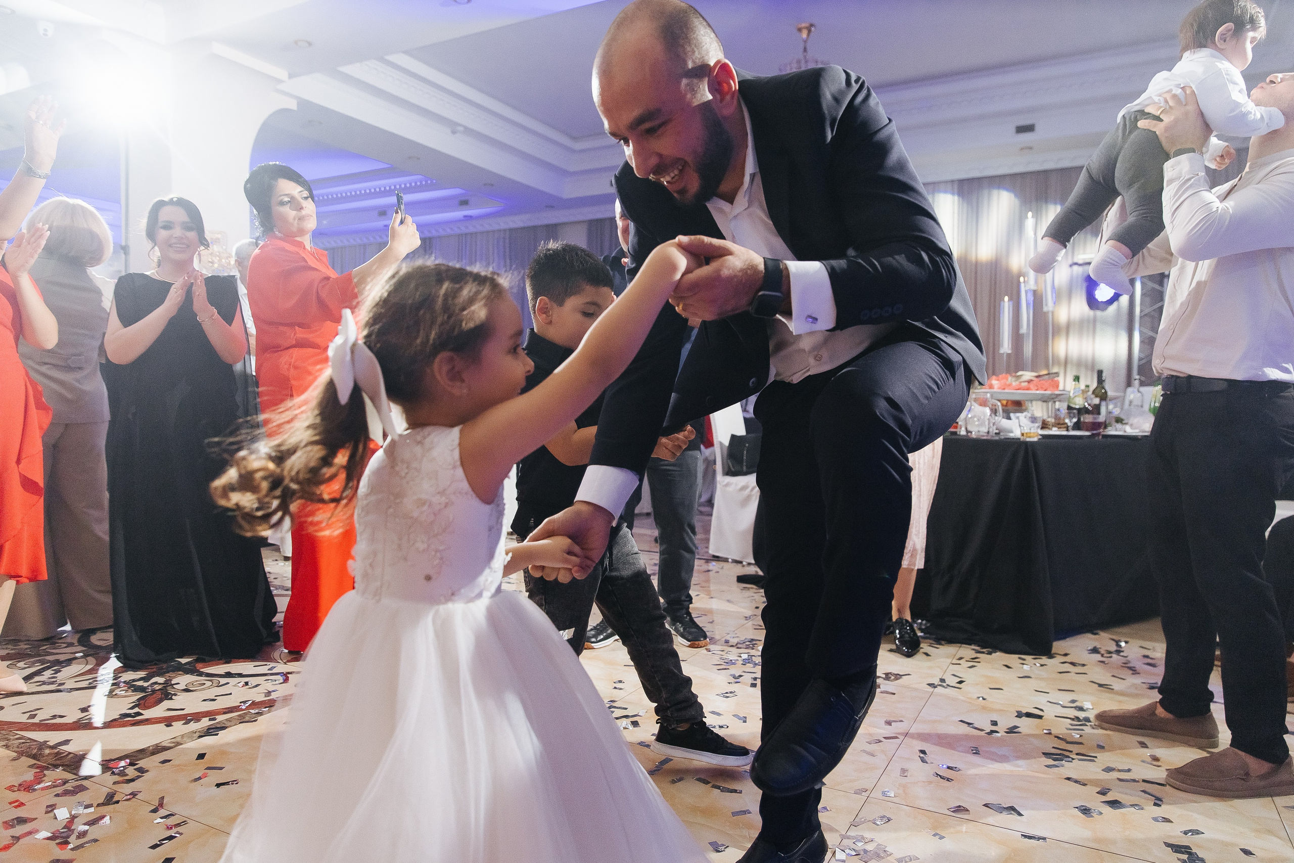 Ани и Назели. 35&5 День рождения, «Янтарь». Фотограф в Красноярске Надежда Воскресенская