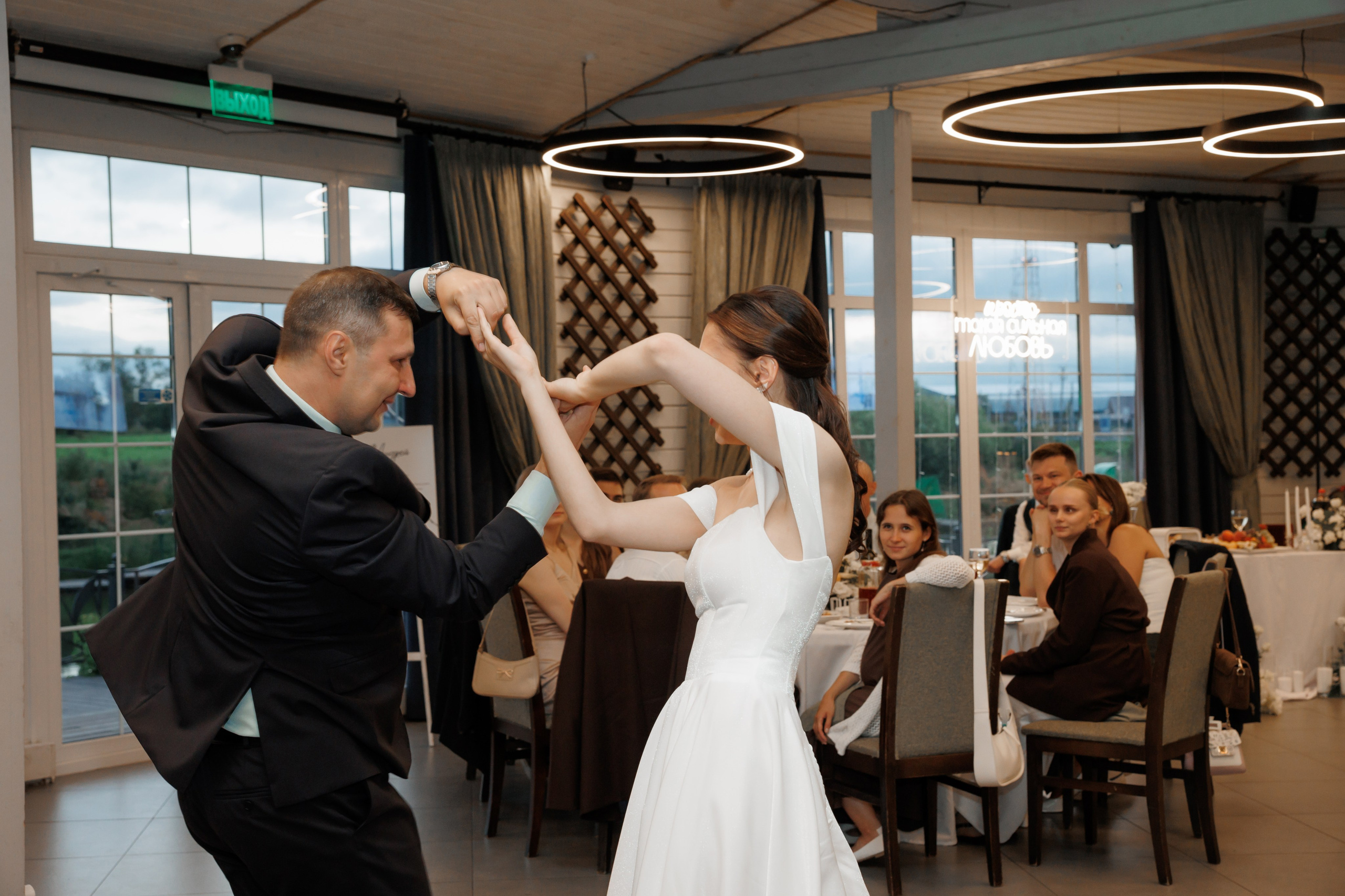 Регистрация в отеле Fish Point, ЗАГС Бутово, прогулка в Остафьево. Свадебный и репортажный фотограф (Москва, Королев и другие)