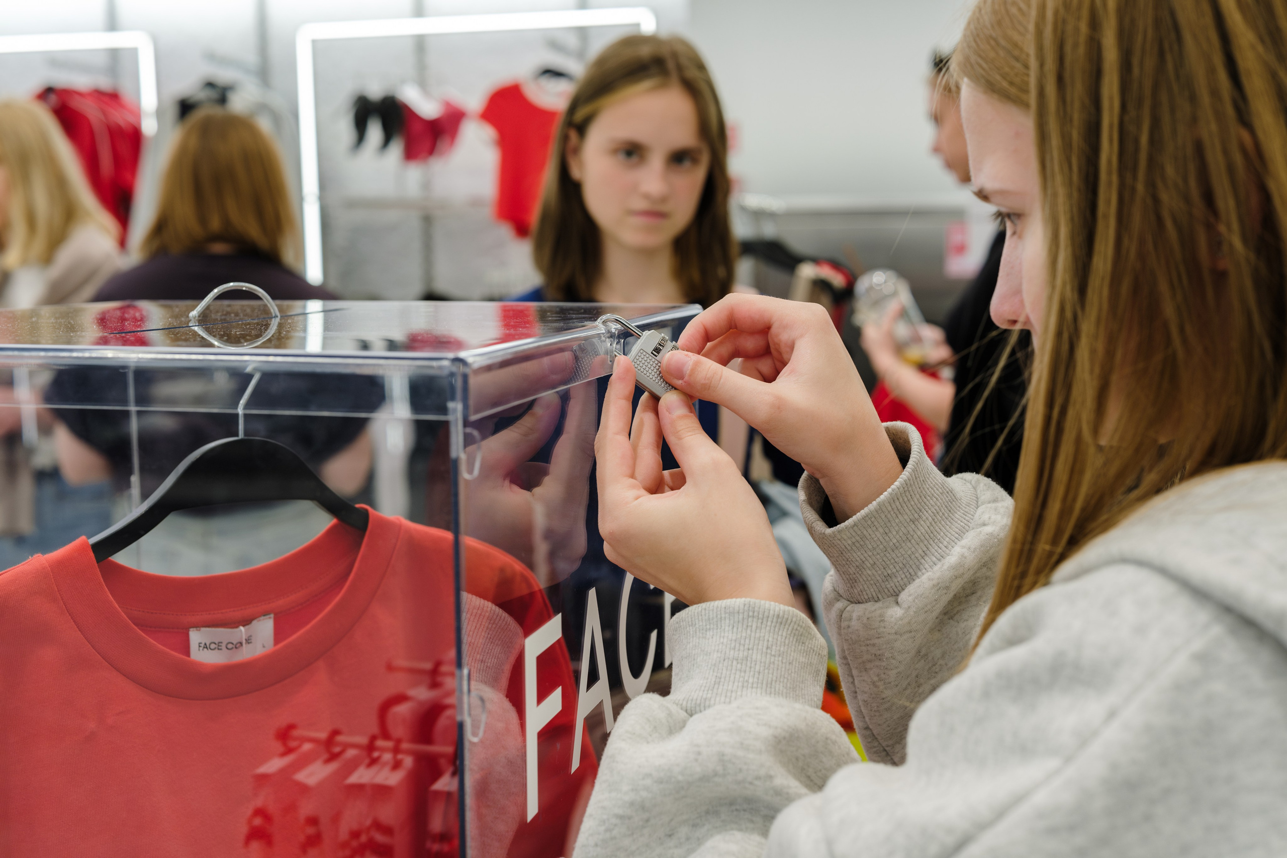 Открытие FACECODE. Репортажный и портретный фотограф в Москве Илья Спиридонов