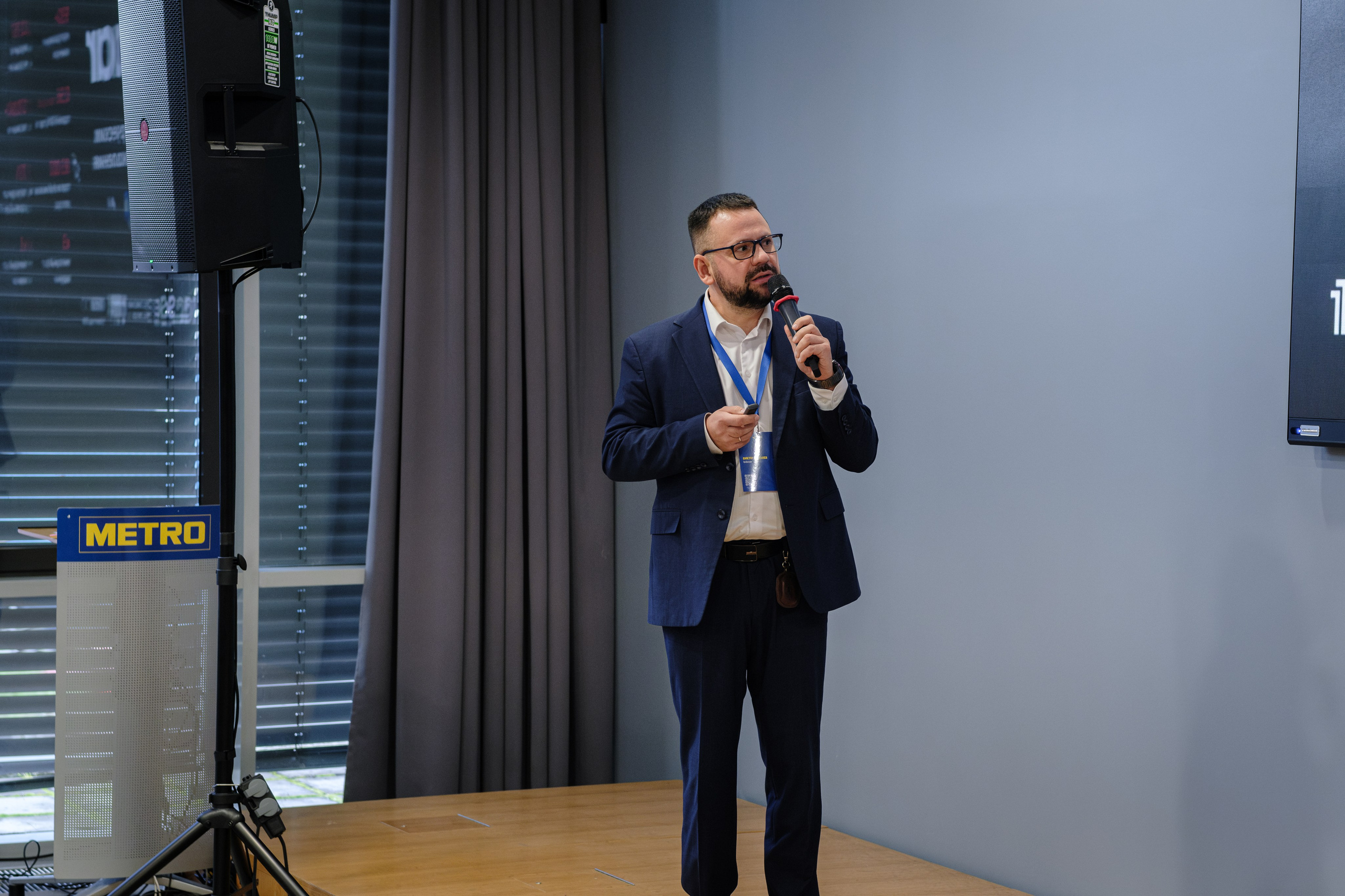 METRO. Репортажный и портретный фотограф в Москве Илья Спиридонов