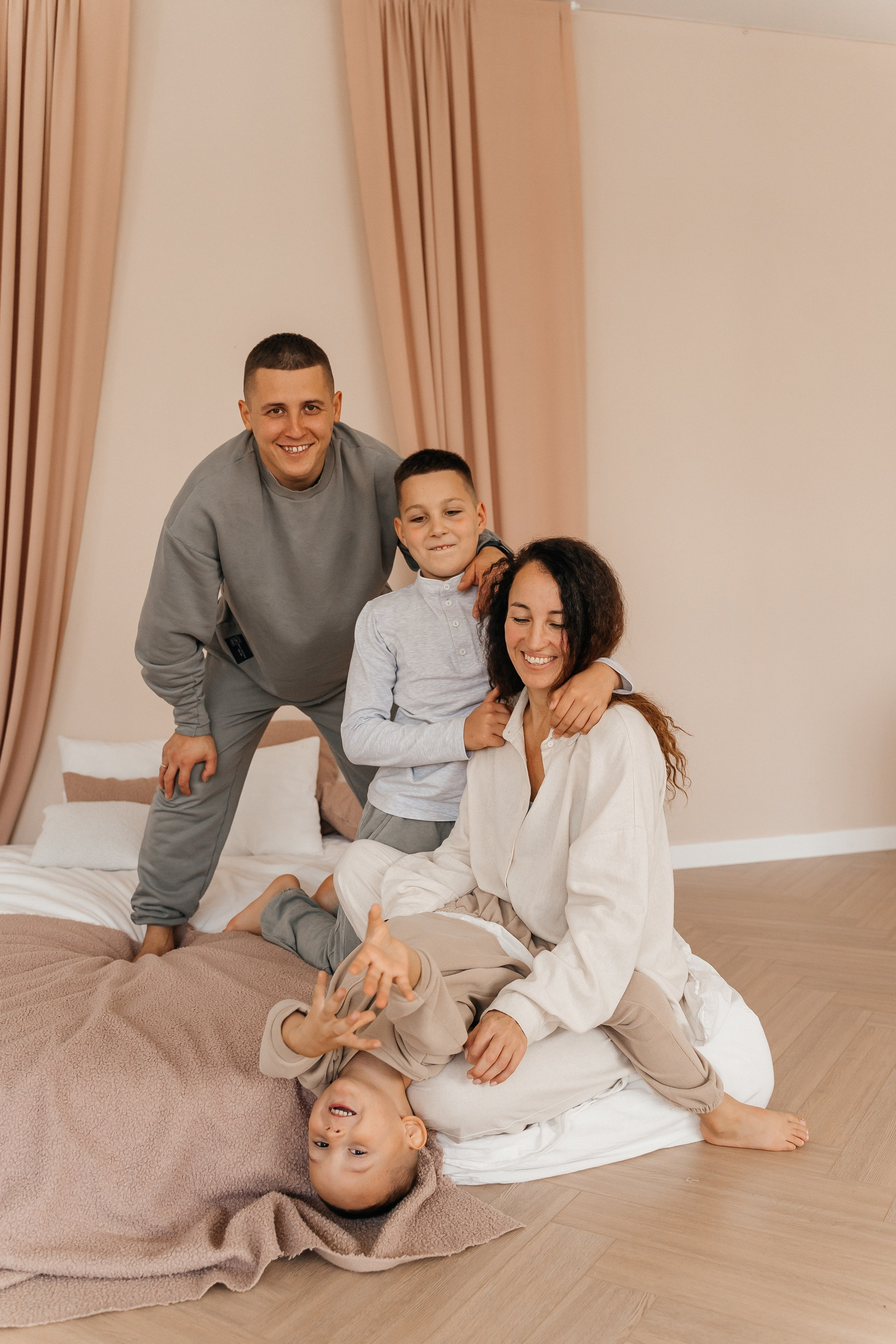 Илья, Вера, Сёма и Дима. Волик Мария