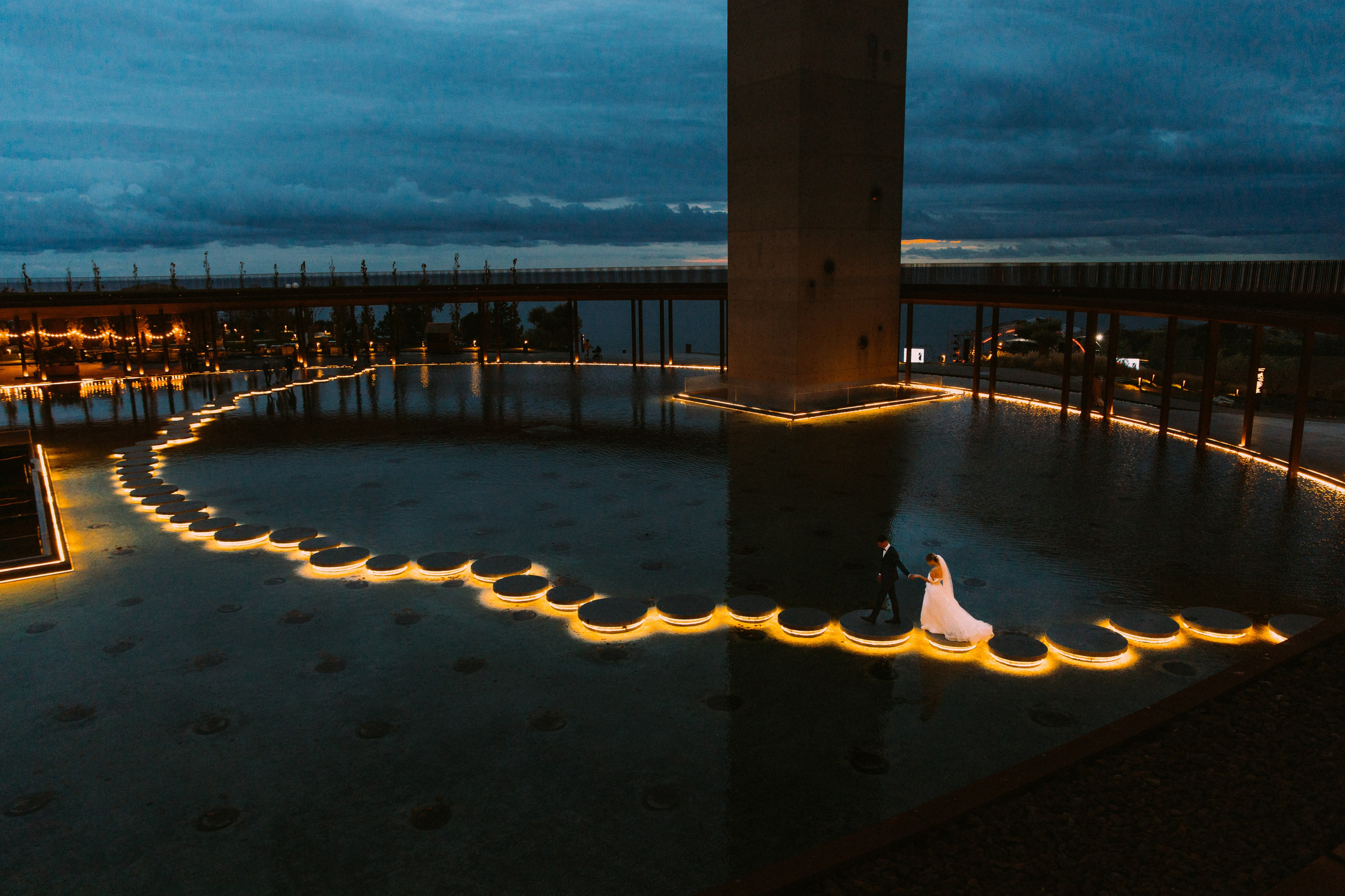 красивый вид с моста винного парка