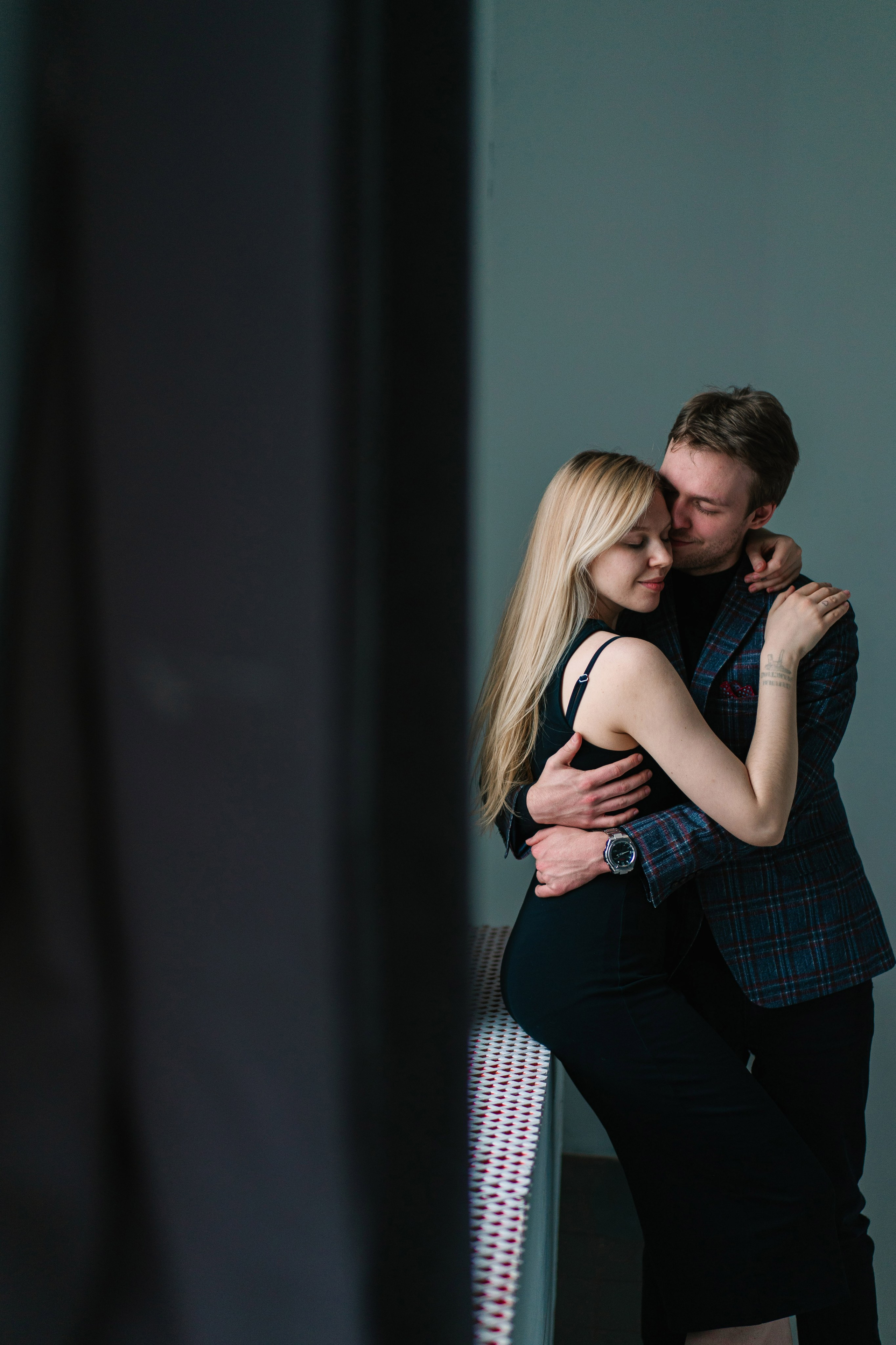 Фотосессия для двоих в студии, лавстори в Москве. Портреты студия Москва. Модельные тесты. Lovestory студия в Москве. Женсий фотограф