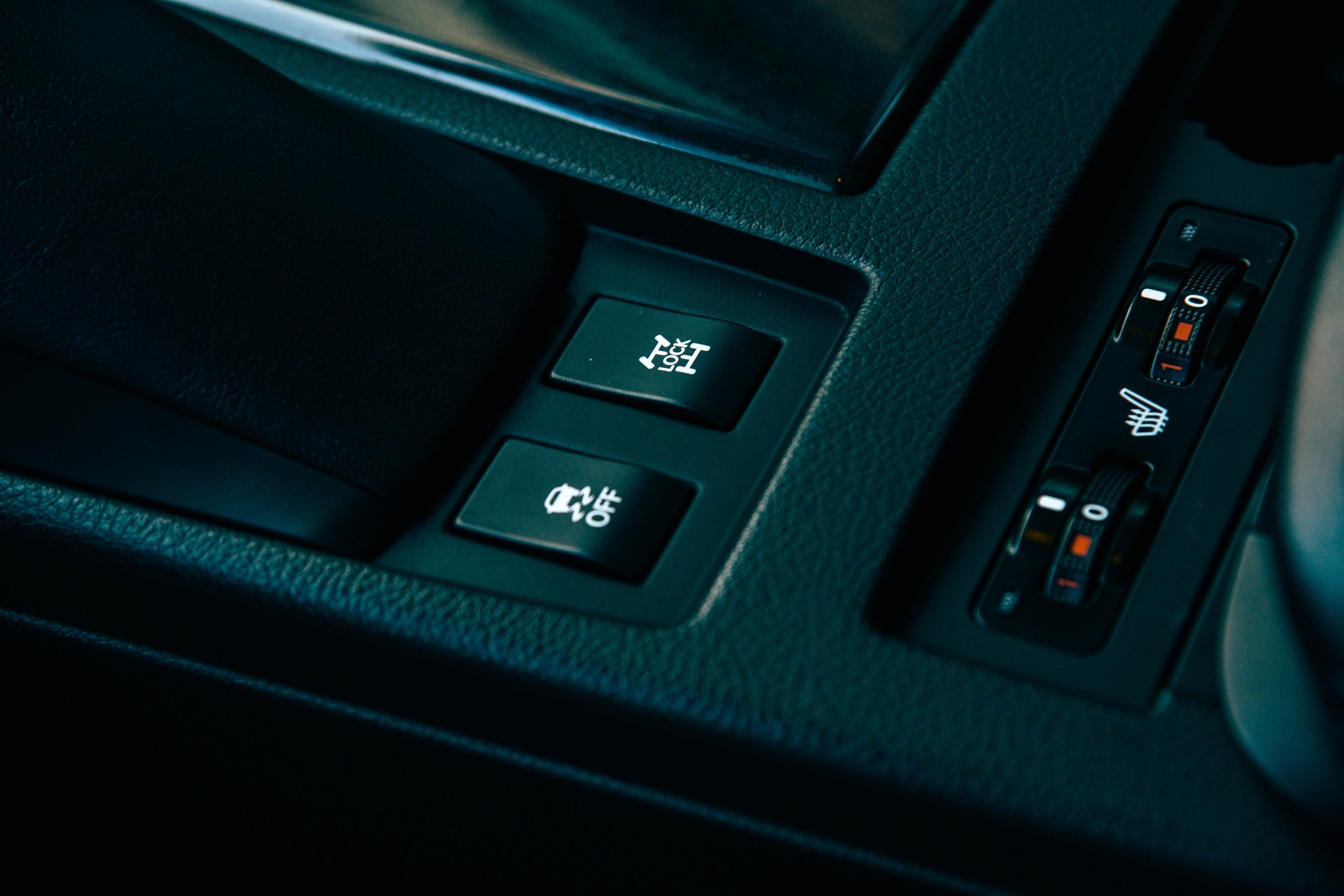 Профессиональная фотосессия Lexus в&nbsp;Новосибирске. Автомобильный фотограф Чанчин Владимир: детальные снимки кузова, интерьера и&nbsp;динамики. Съемка автомобиля для продажи