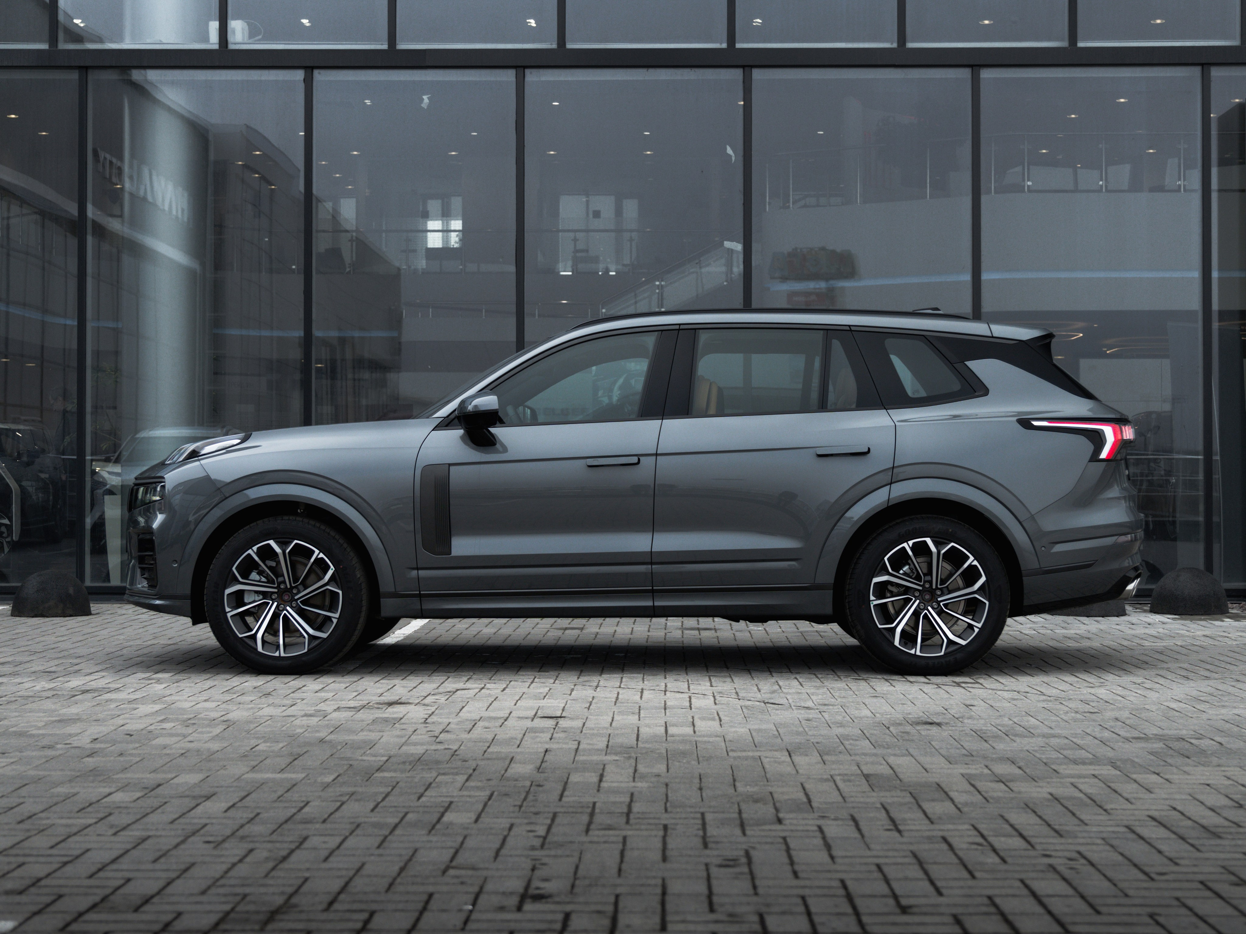 NORDCROSS GREY. Opasnophoto