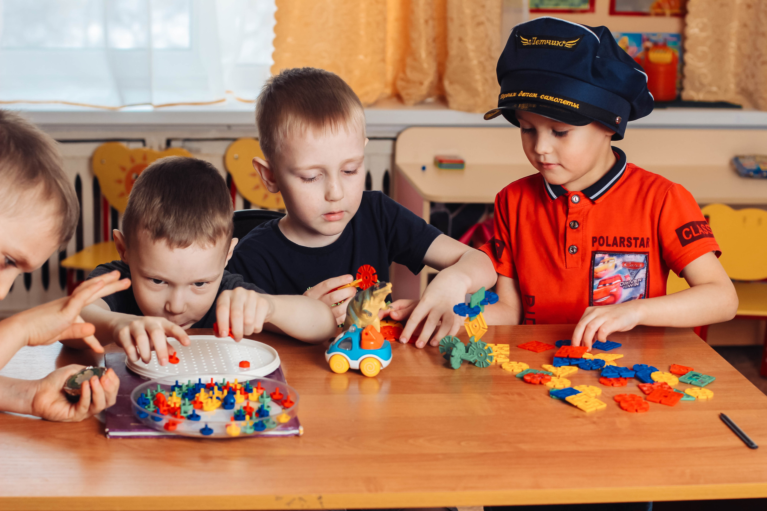 Выпускные альбомы  Axioma для детского сада. AXIOMA │ Выпускные альбомы в Иркуске. Альбом в подарок! Закажи сейчас!