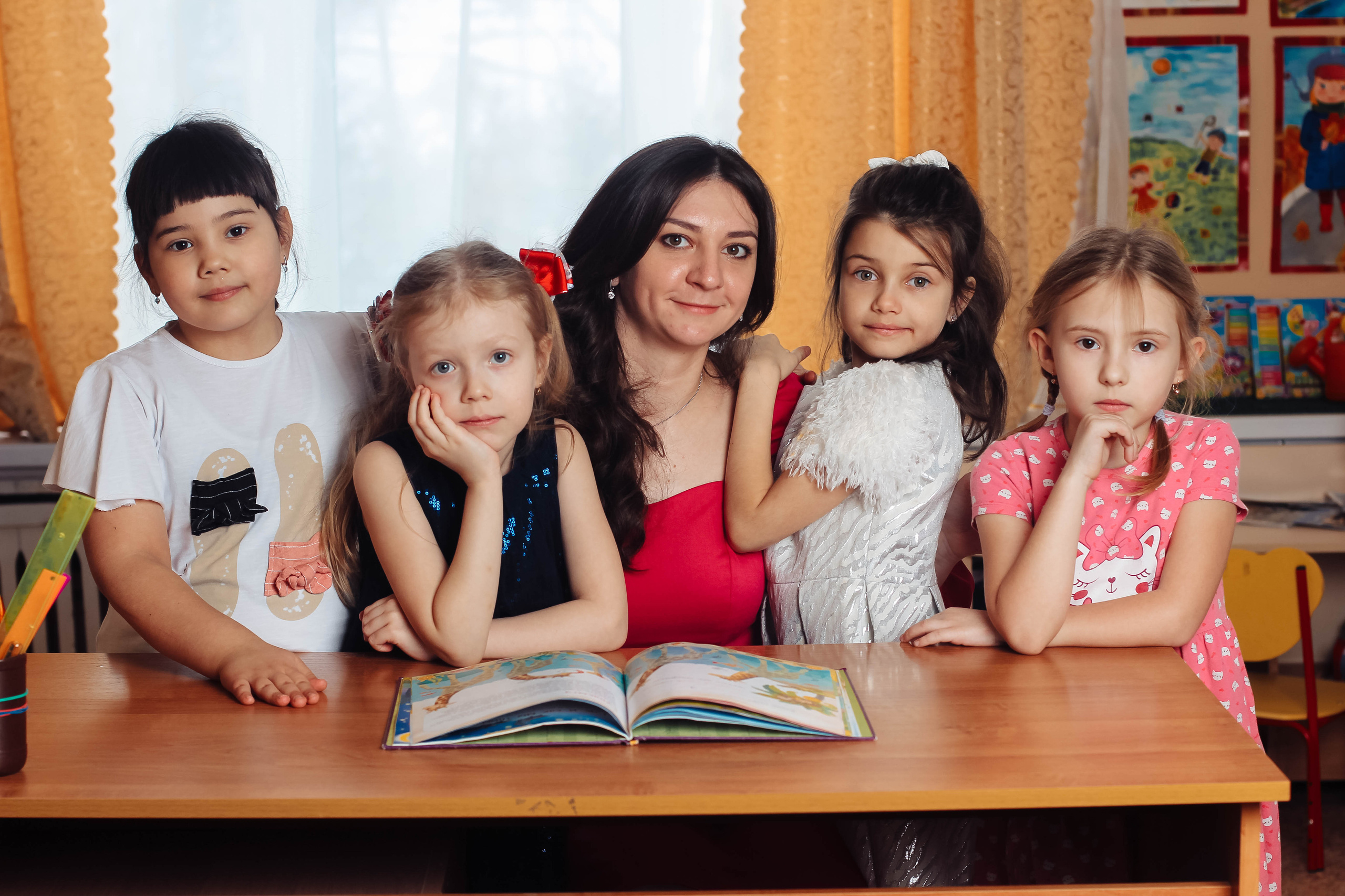 Выпускные альбомы  Axioma для детского сада. AXIOMA │ Выпускные альбомы в Иркуске. Альбом в подарок! Закажи сейчас!