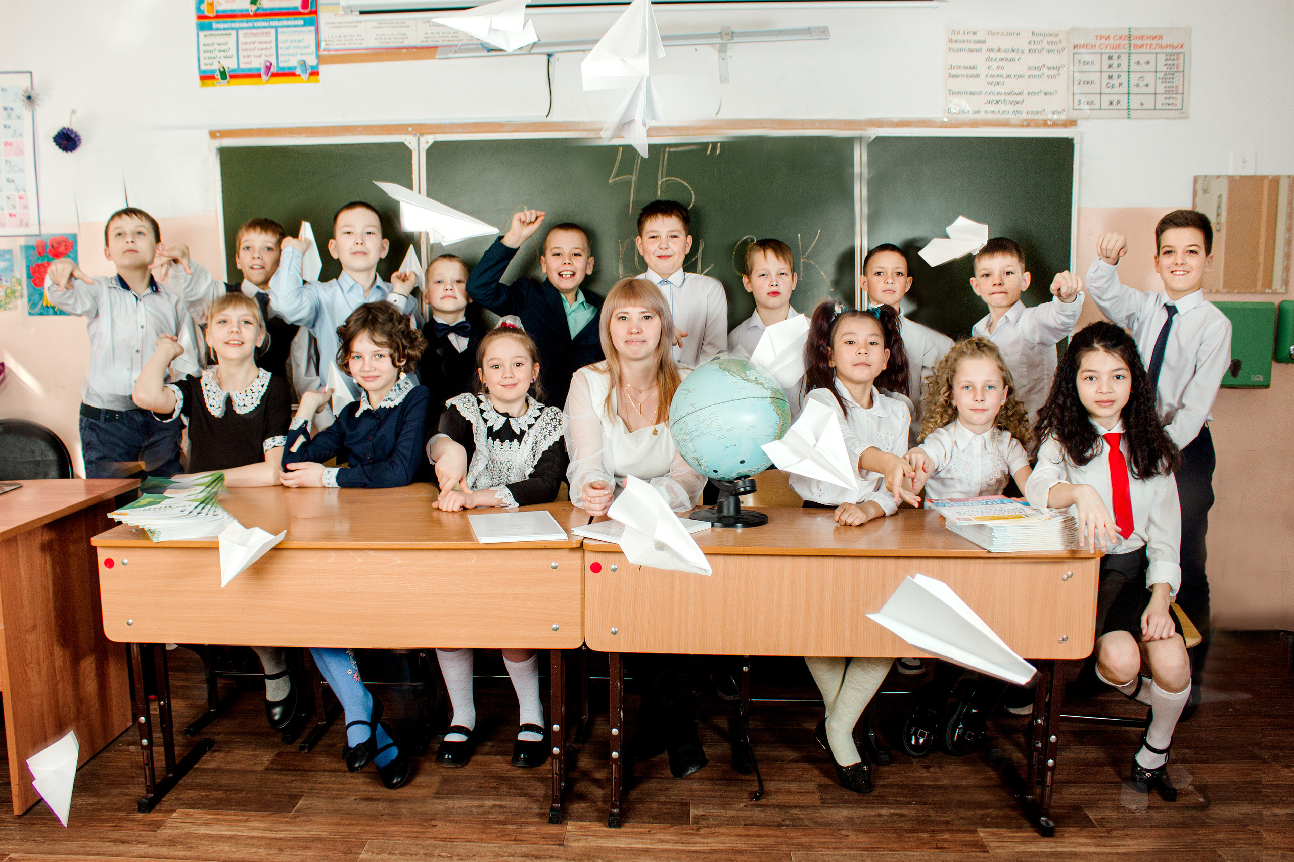 Выпускные альбомы Axioma для начальных классов. AXIOMA │ Выпускные альбомы в Иркуске. Альбом в подарок! Закажи сейчас!