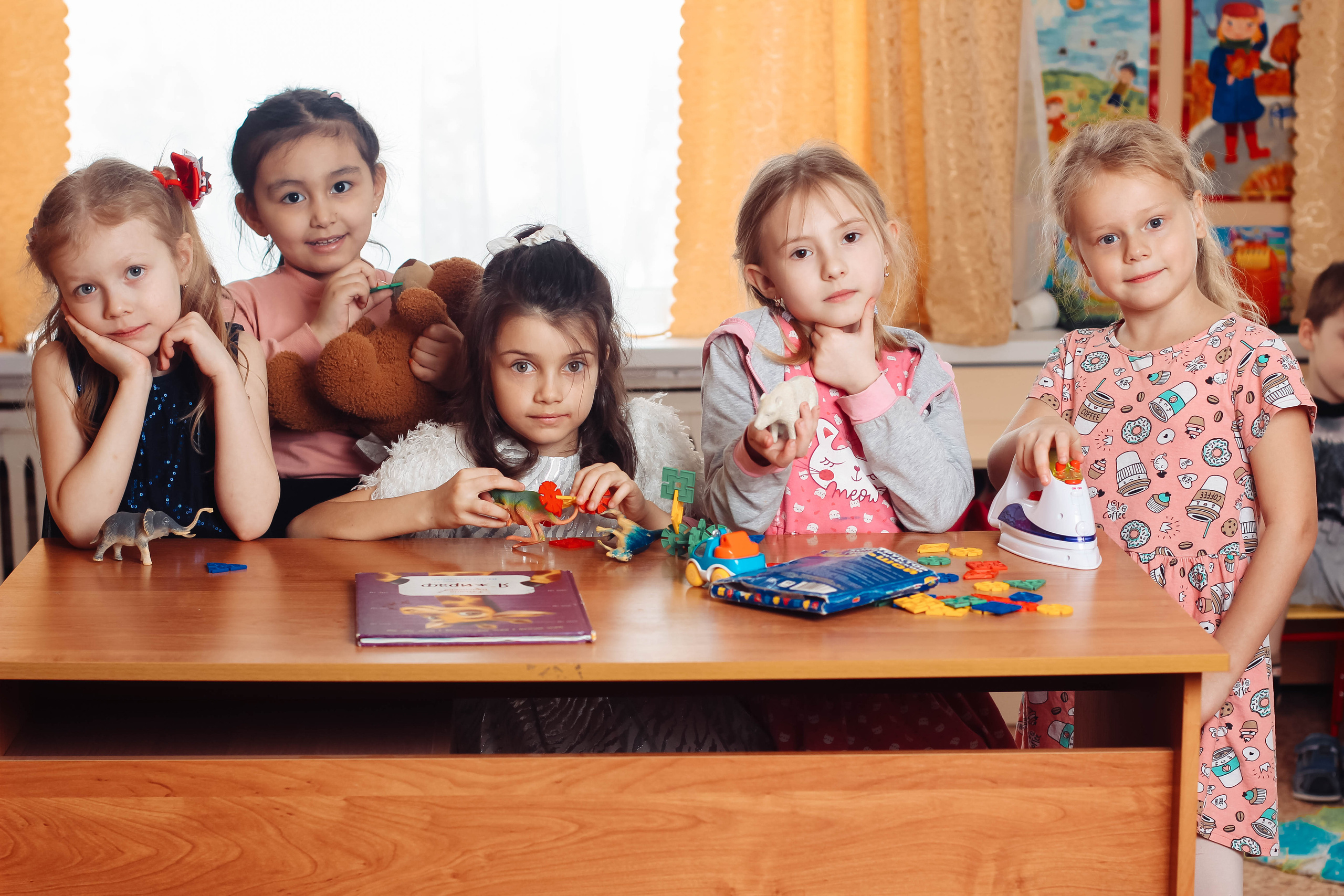 Выпускные альбомы  Axioma для детского сада. AXIOMA │ Выпускные альбомы в Иркуске. Альбом в подарок! Закажи сейчас!