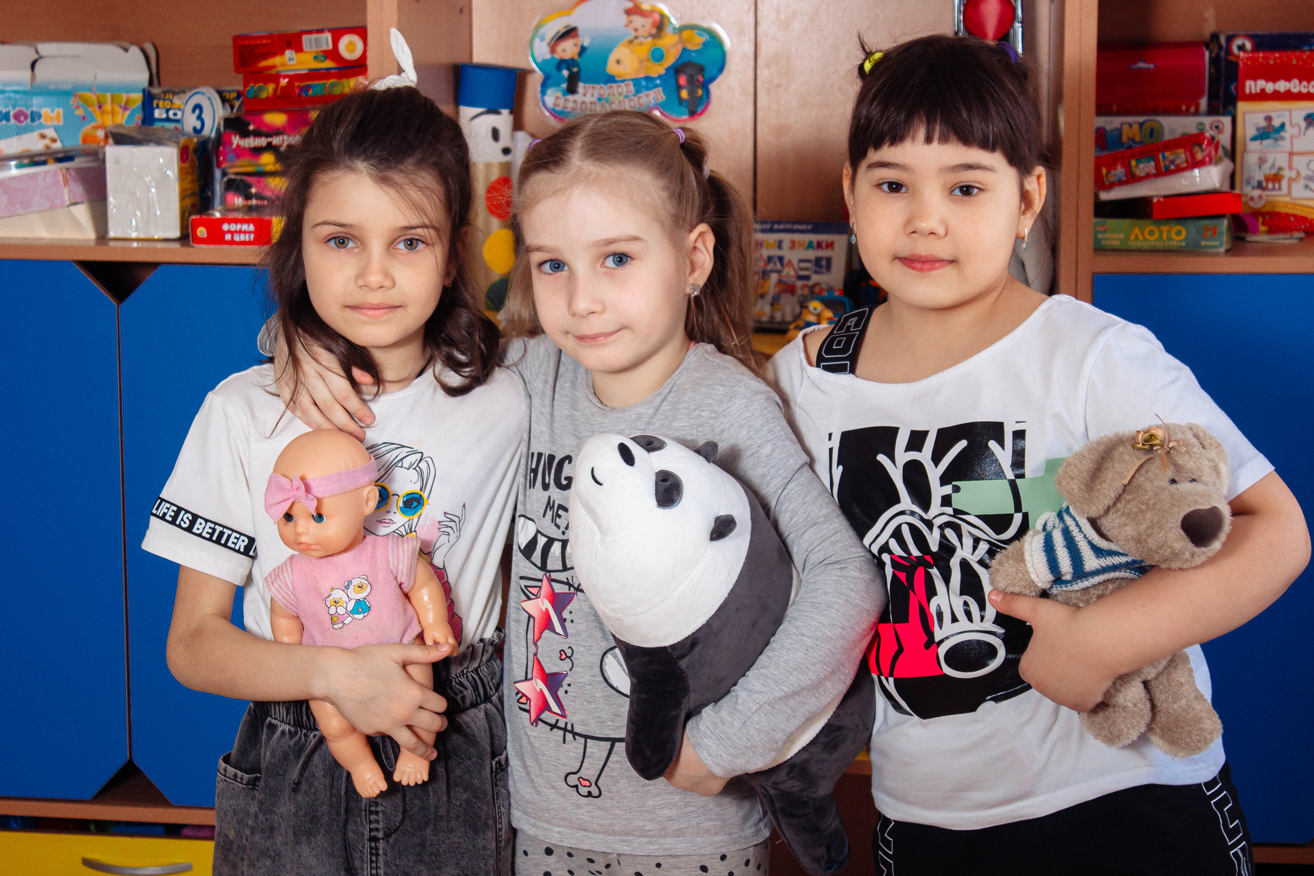 Выпускные альбомы  Axioma для детского сада. AXIOMA │ Выпускные альбомы в Иркуске. Альбом в подарок! Закажи сейчас!