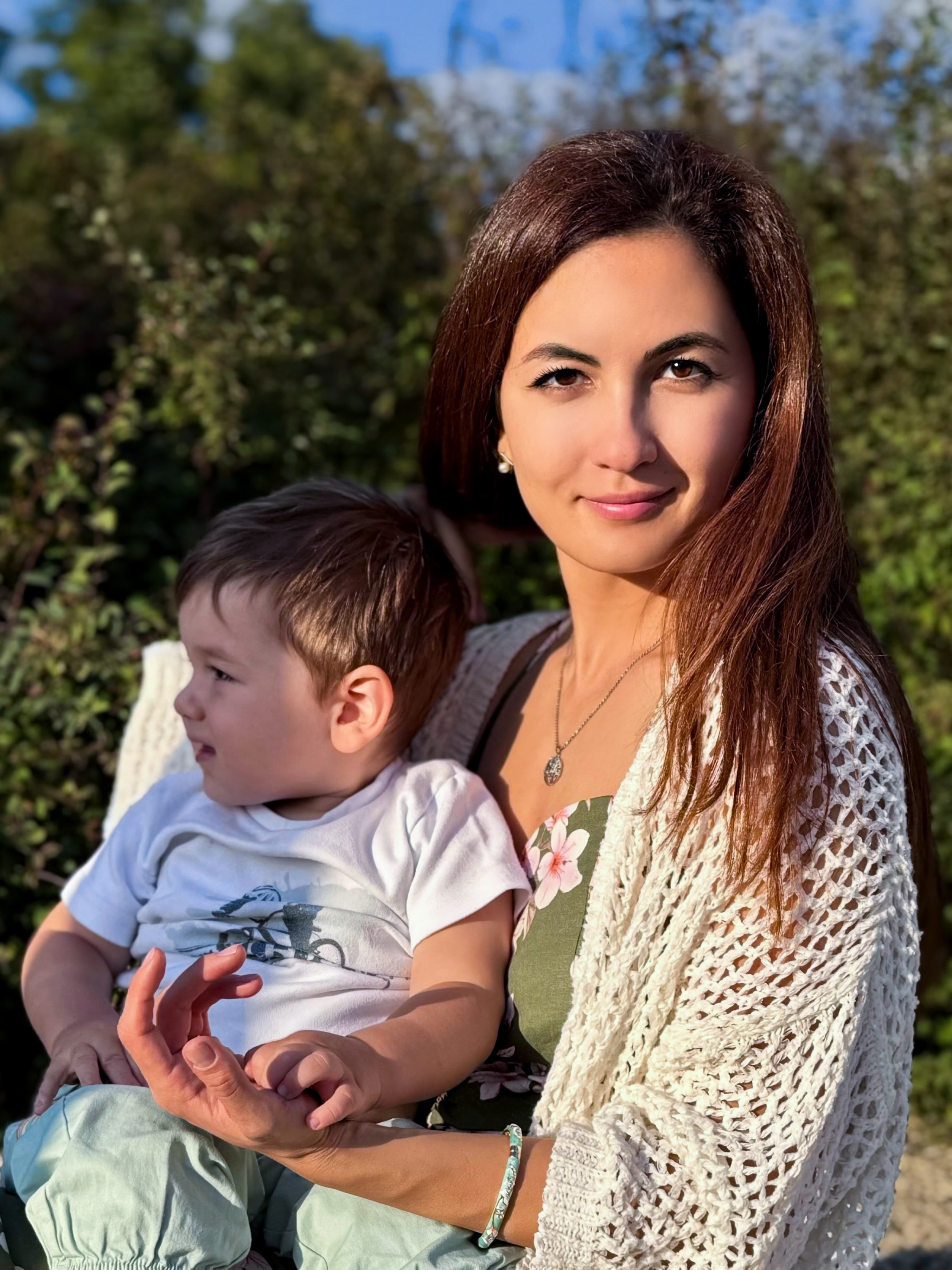 Шахноза с сыновьями. Студия фото, видеографии и мультимедийного дизайна в Москве Multi Frame Studio