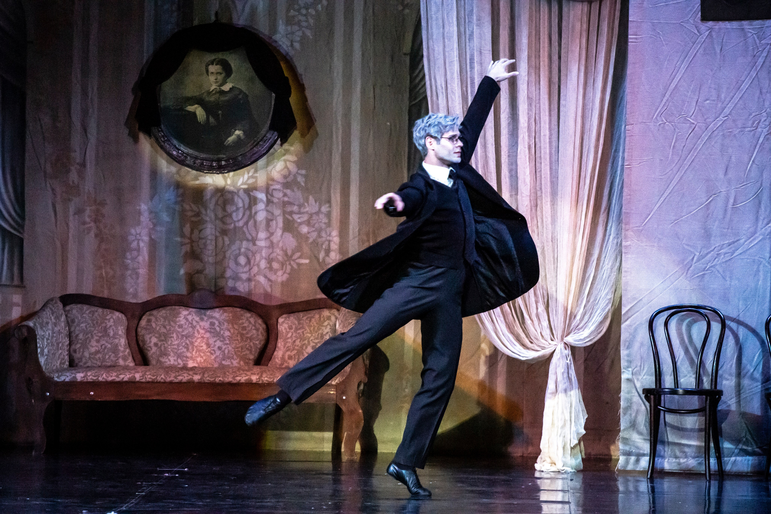 Анюта — спектакль — премьера на сцене Зимнего театра Марийского театра оперы и балета. Фотограф в Сочи Юрий Шептаев