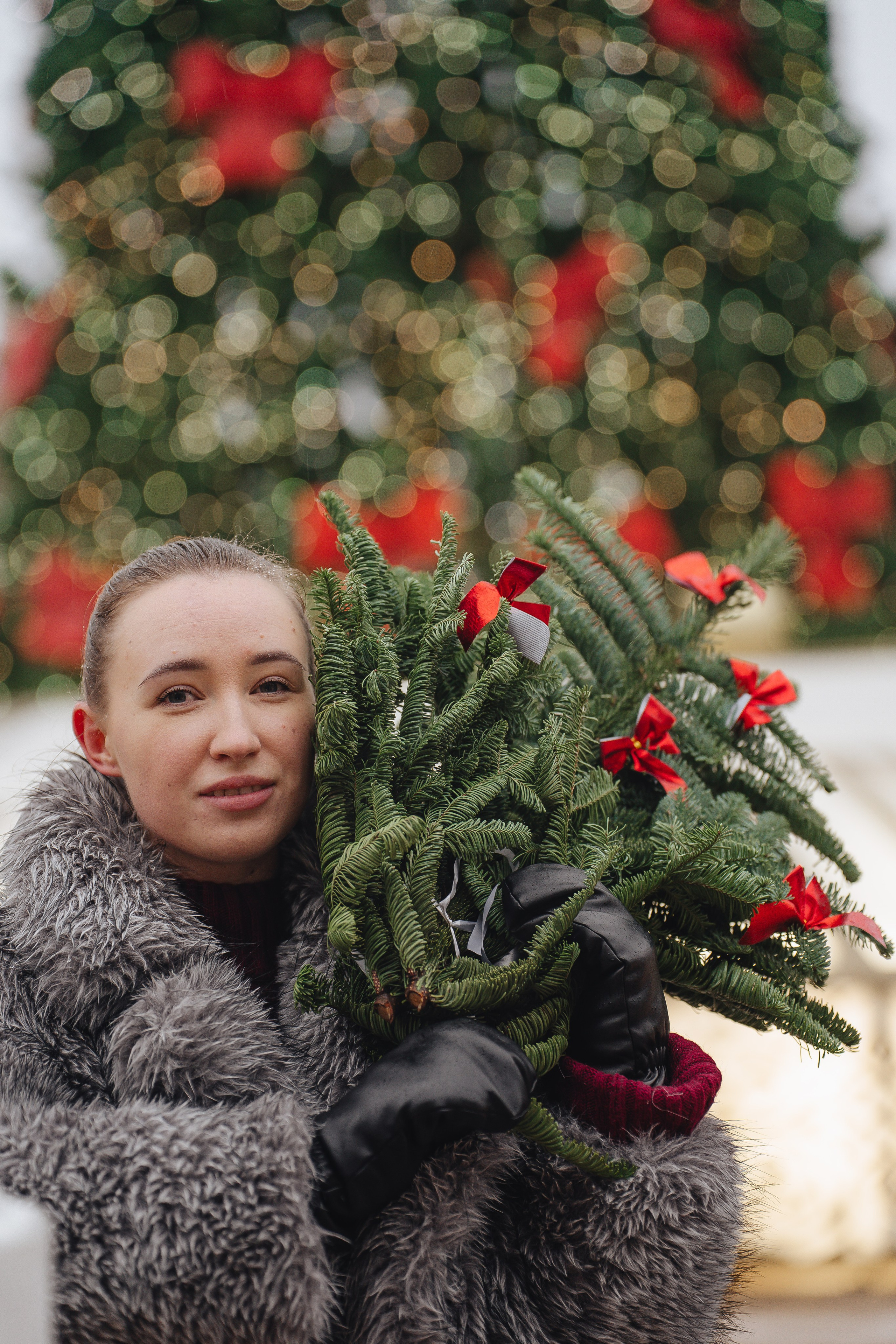 ПРОГУЛКА НА МАНЕЖНОЙ ПЛОЩАДИ ДЛЯ ДЕВУШКИ ПЕРЕД НОВЫМ ГОДОМ (НОВОГОДНЯЯ ФОТОСЕССИИЯ НА МАНЕЖНОЙ ПЛОЩАДИ). Профессиональный фотограф, Санкт-Петербург — Виктория Богомолова