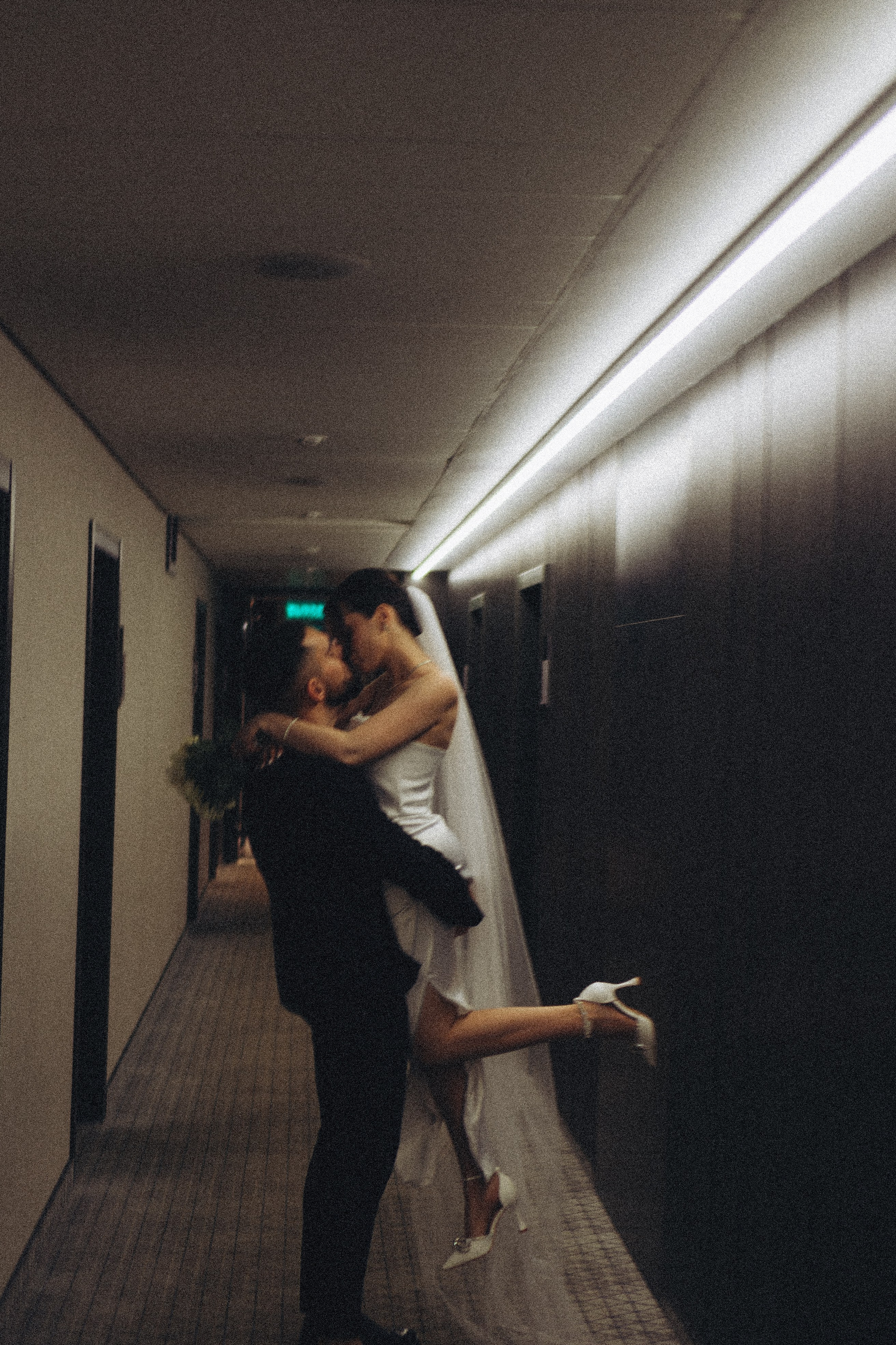 СВАДЕБНАЯ СЬЕМКА СБОРОВ ЖЕНИХА И НЕВЕСТЫ В ОТЕЛЕ И ТАКЖЕ ФОТОСЕССИИЯ В ОТЕЛЕЕ МЕГАПОЛИС БРЯНСК. Профессиональный фотограф, Санкт-Петербург — Виктория Богомолова