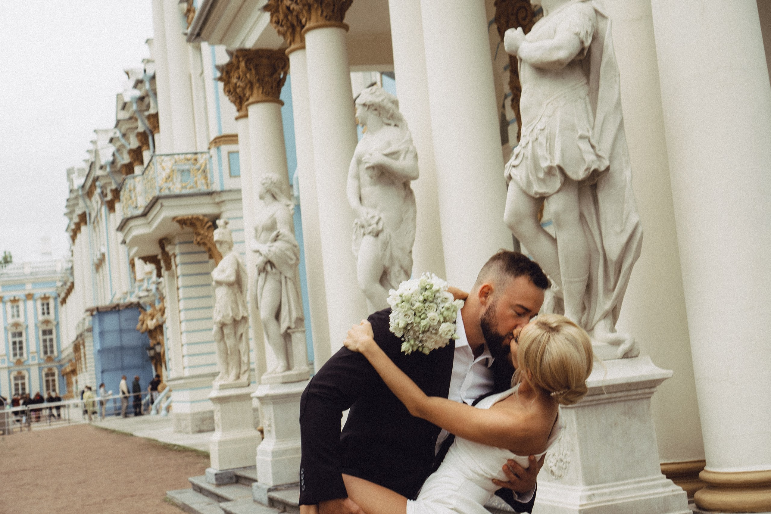 СВАДЕБНАЯ ИСТОРИЯ В ГОРОДЕ ПУШКИН ВОЗЛЕ ЕКАТЕРИНИНСКОГО ДВОРЦА И В ПАРКЕ. Профессиональный фотограф, Санкт-Петербург — Виктория Богомолова