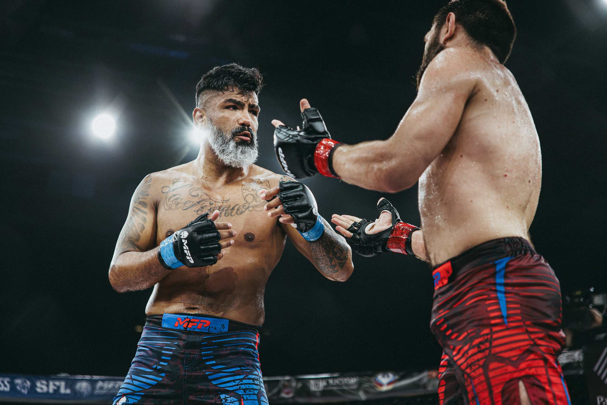 MFP255 ДУГЛАС РИБЕЙРО VS МАКСИМ БУТОРИН. Фотограф Иркутск Антипин Сергей