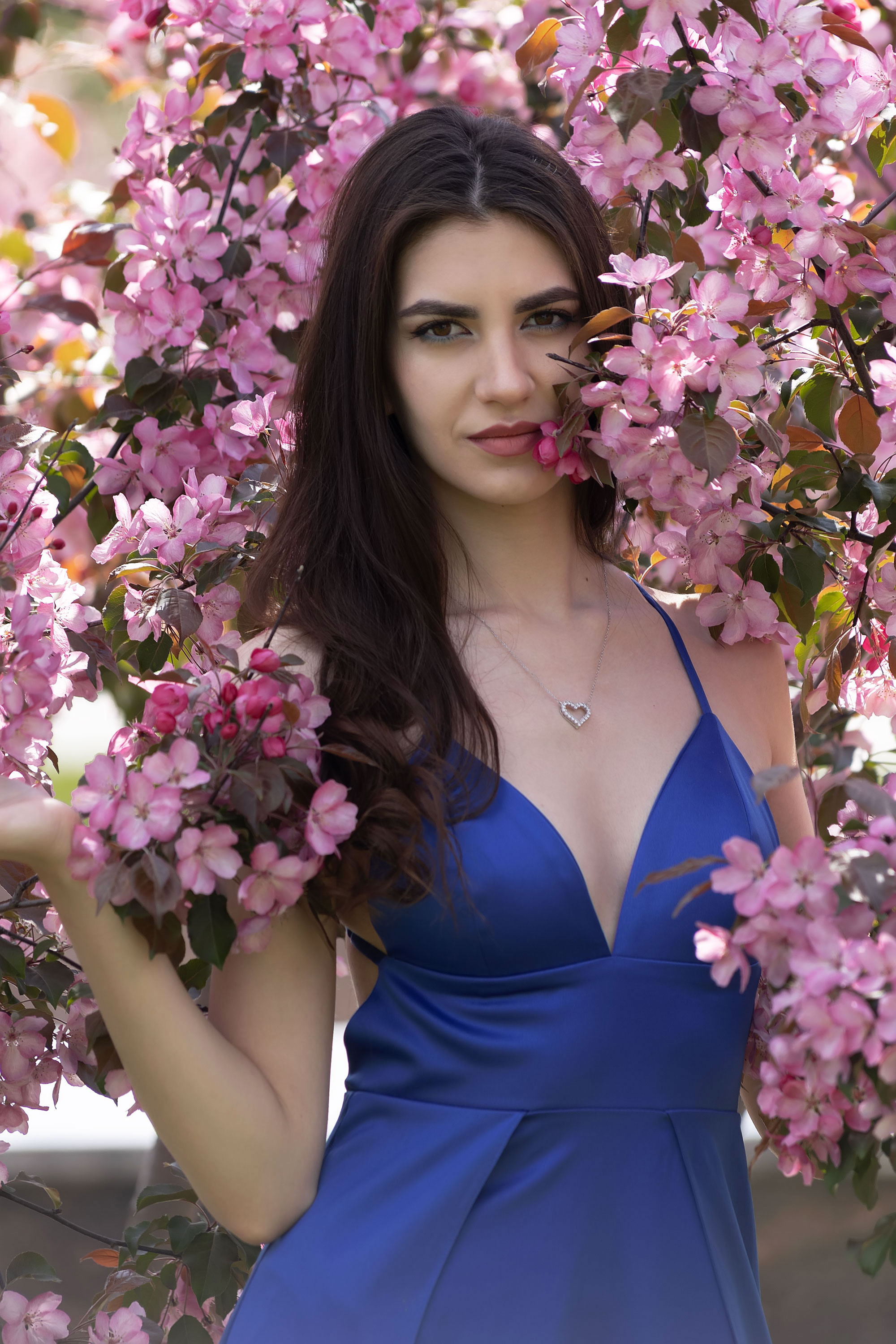 Фотосессия в розовых яблонях. Семейный, индивидуальный фотограф в Москве Ангели Марина