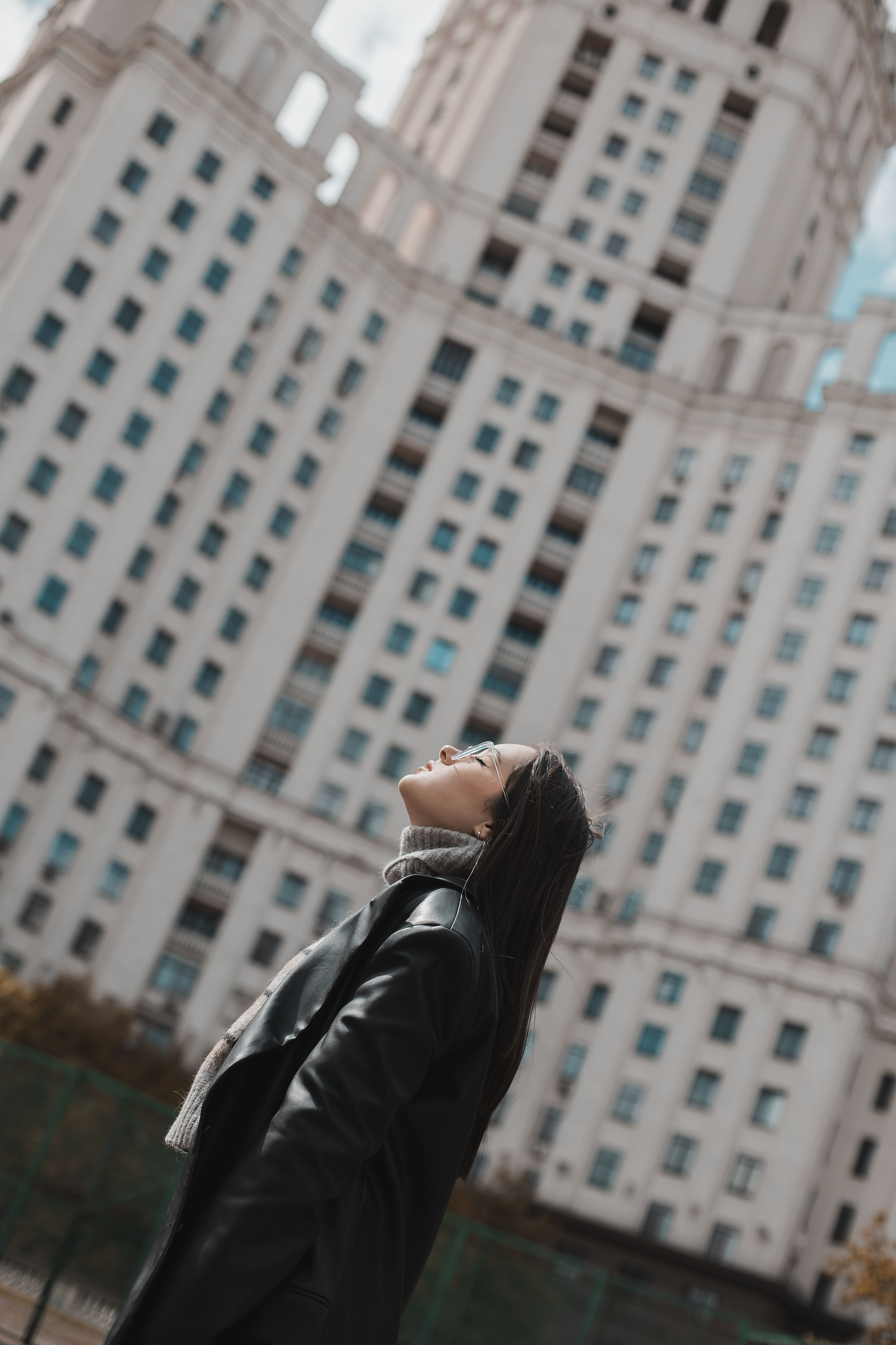 Во дворе сталинской высотки. Семейный, индивидуальный фотограф в Москве Ангели Марина