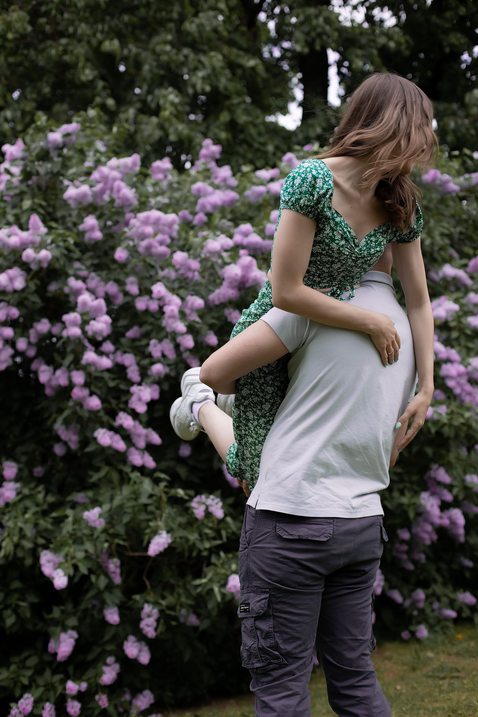 Сиреневый сад Олег и Марина. Семейный, индивидуальный фотограф в Москве Ангели Марина