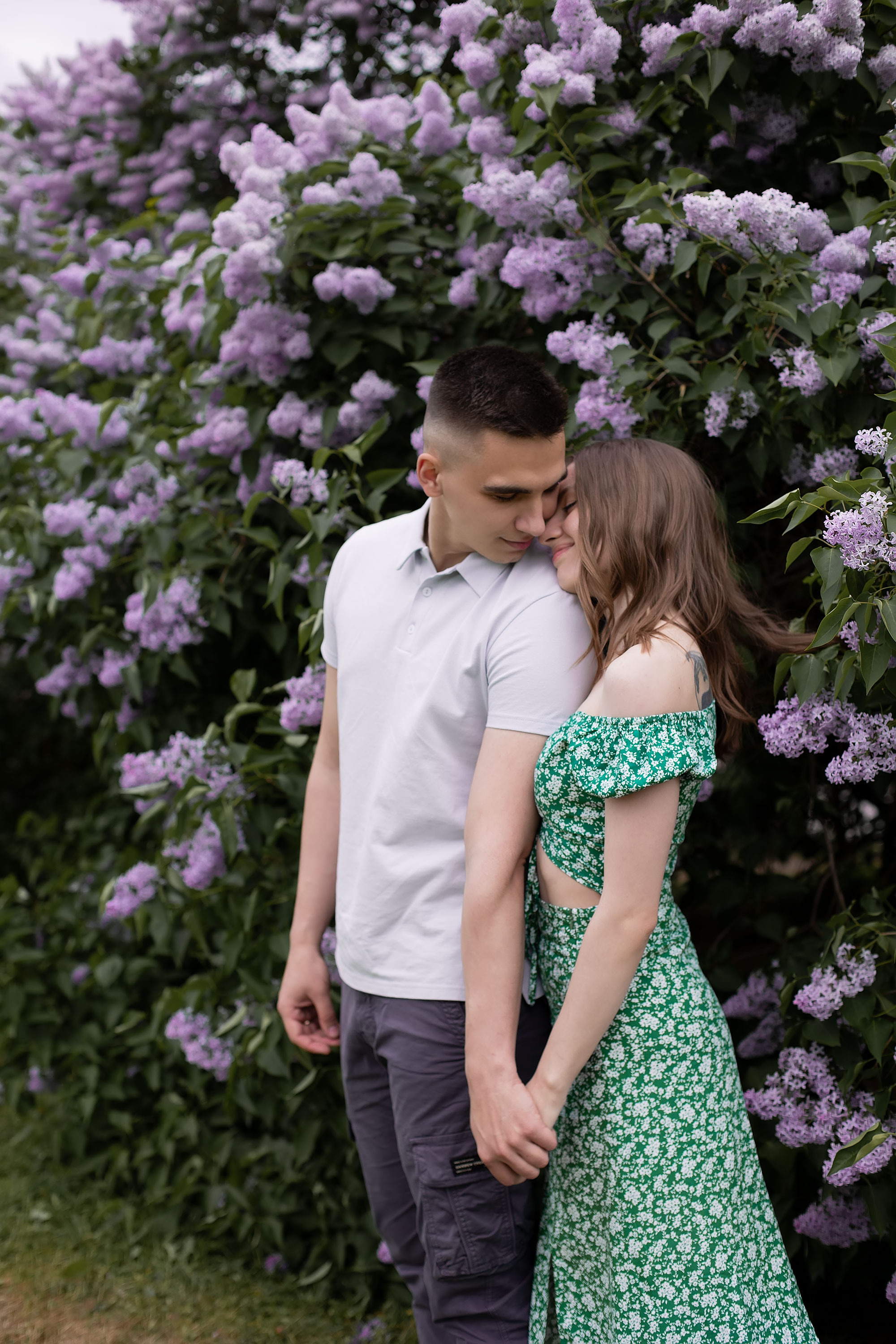 Сиреневый сад Олег и Марина. Семейный, индивидуальный фотограф в Москве Ангели Марина