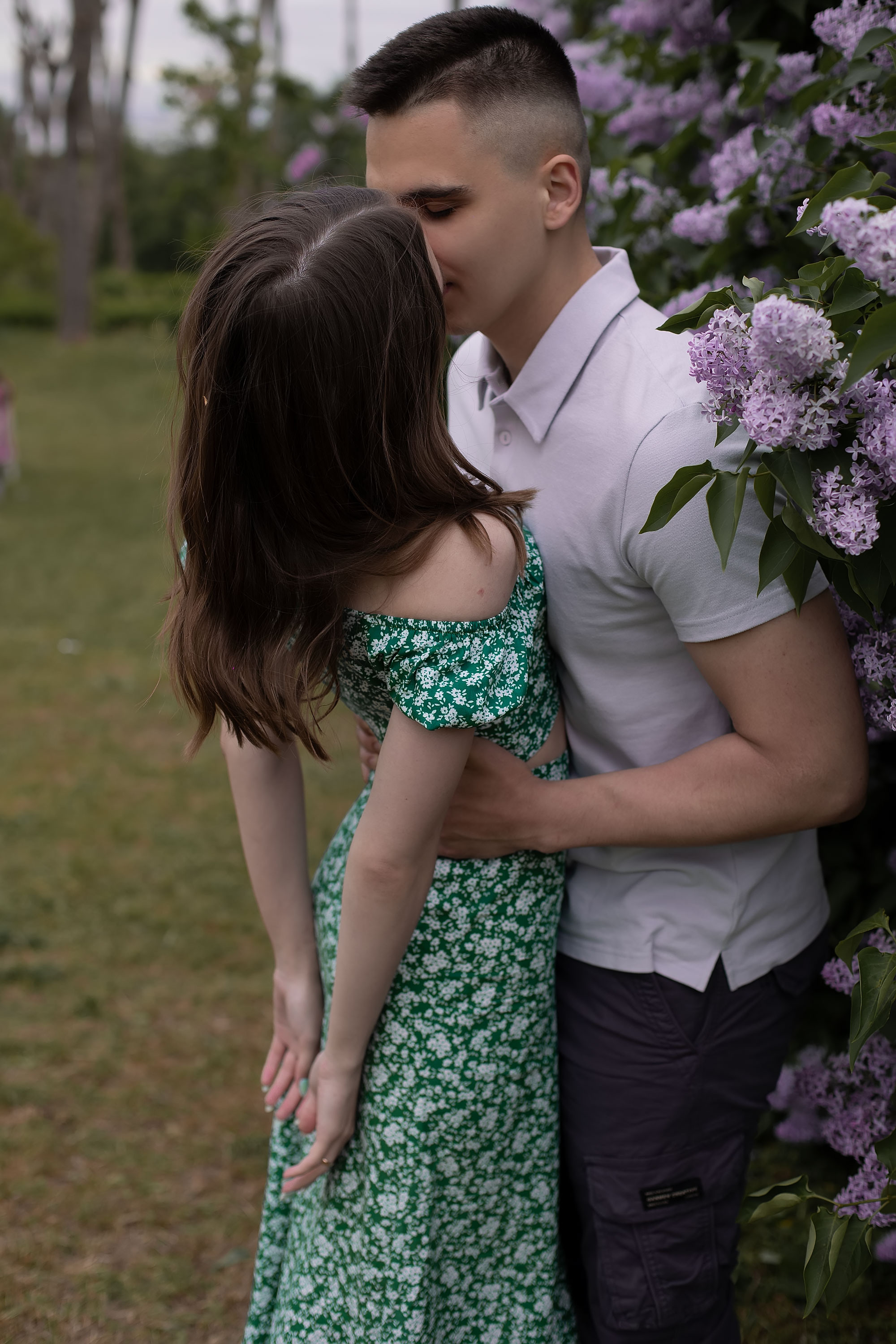 Сиреневый сад Олег и Марина. Семейный, индивидуальный фотограф в Москве Ангели Марина