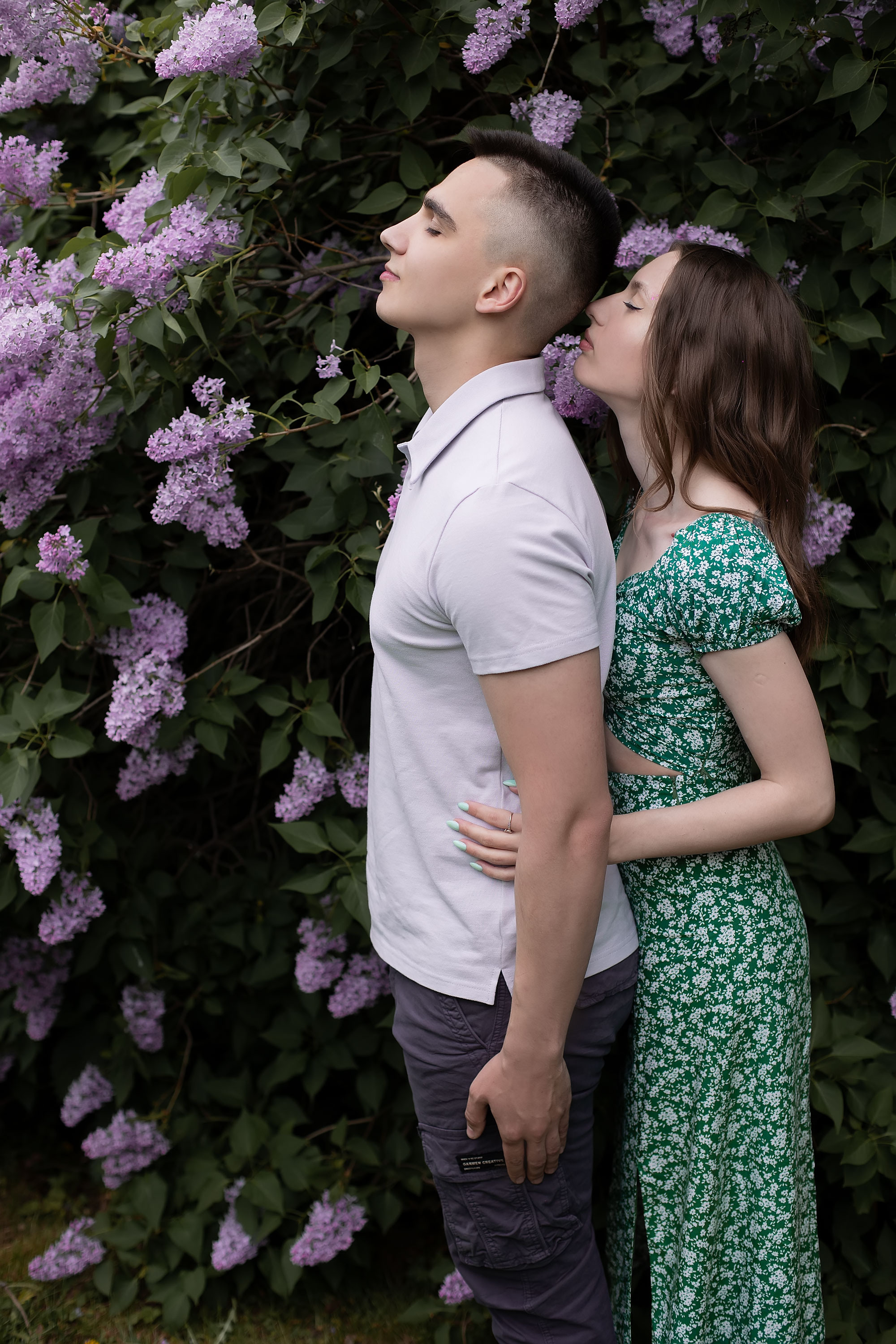 Сиреневый сад Олег и Марина. Семейный, индивидуальный фотограф в Москве Ангели Марина