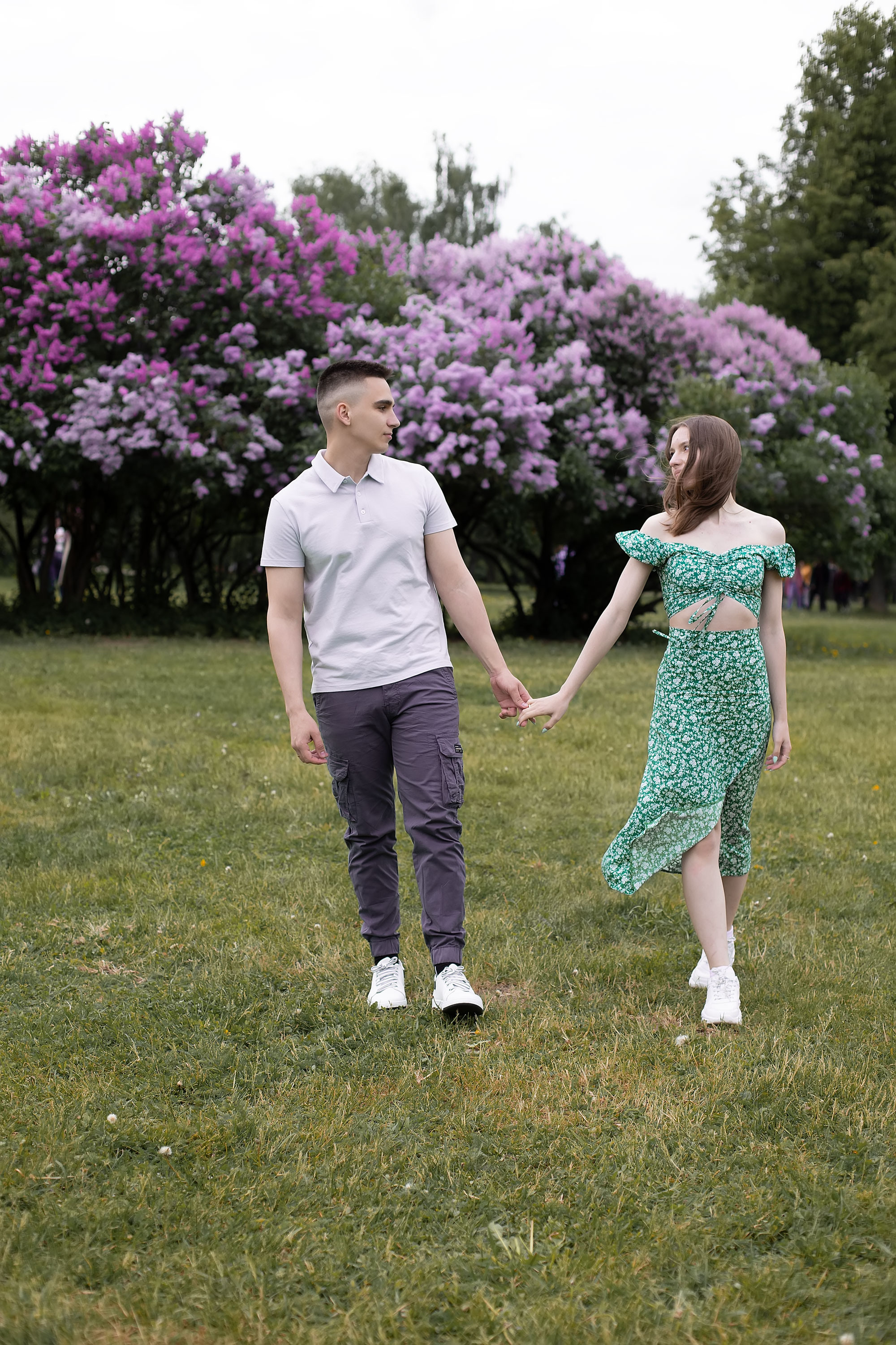 Сиреневый сад Олег и Марина. Семейный, индивидуальный фотограф в Москве Ангели Марина