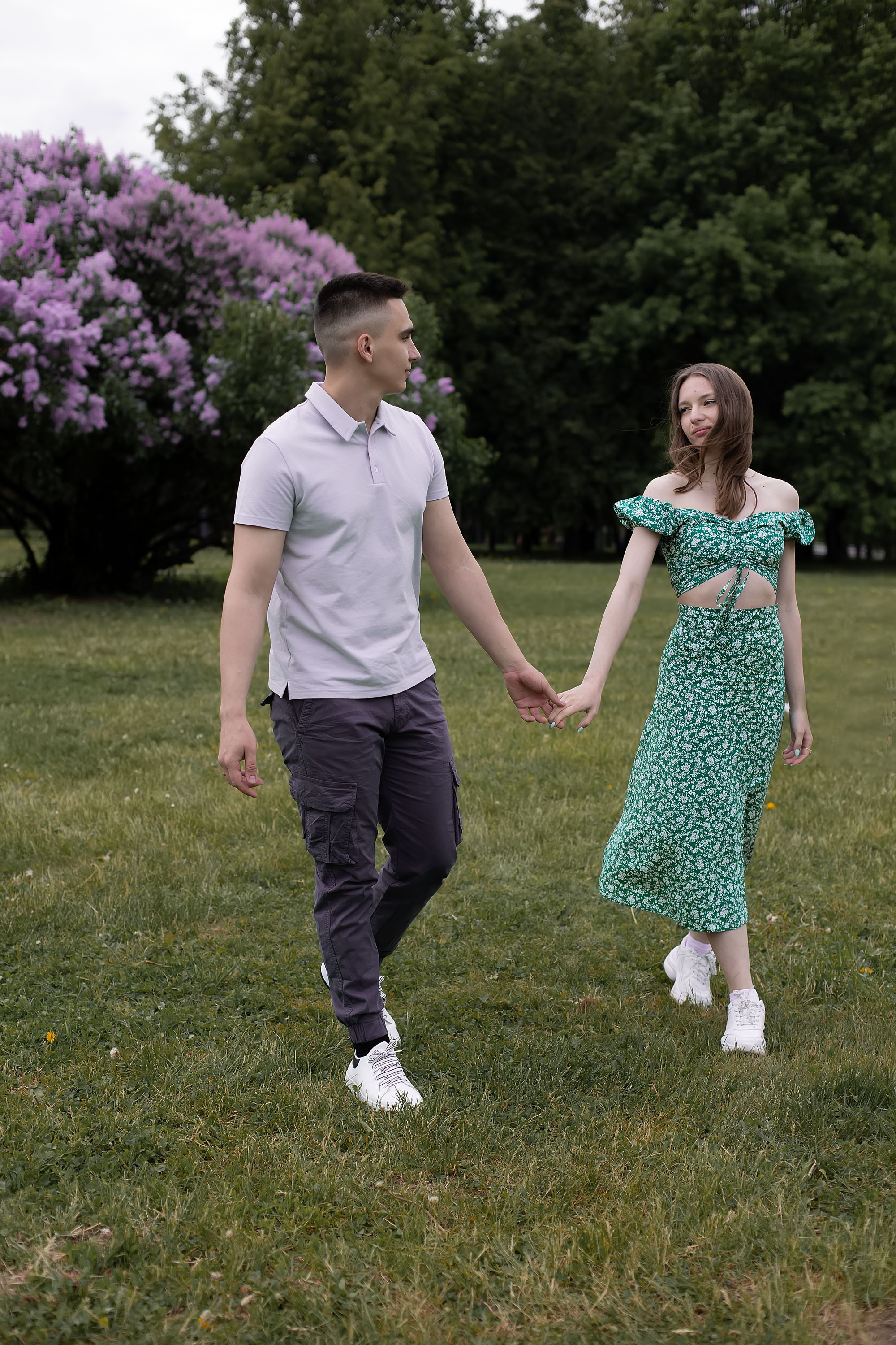 Сиреневый сад Олег и Марина. Семейный, индивидуальный фотограф в Москве Ангели Марина