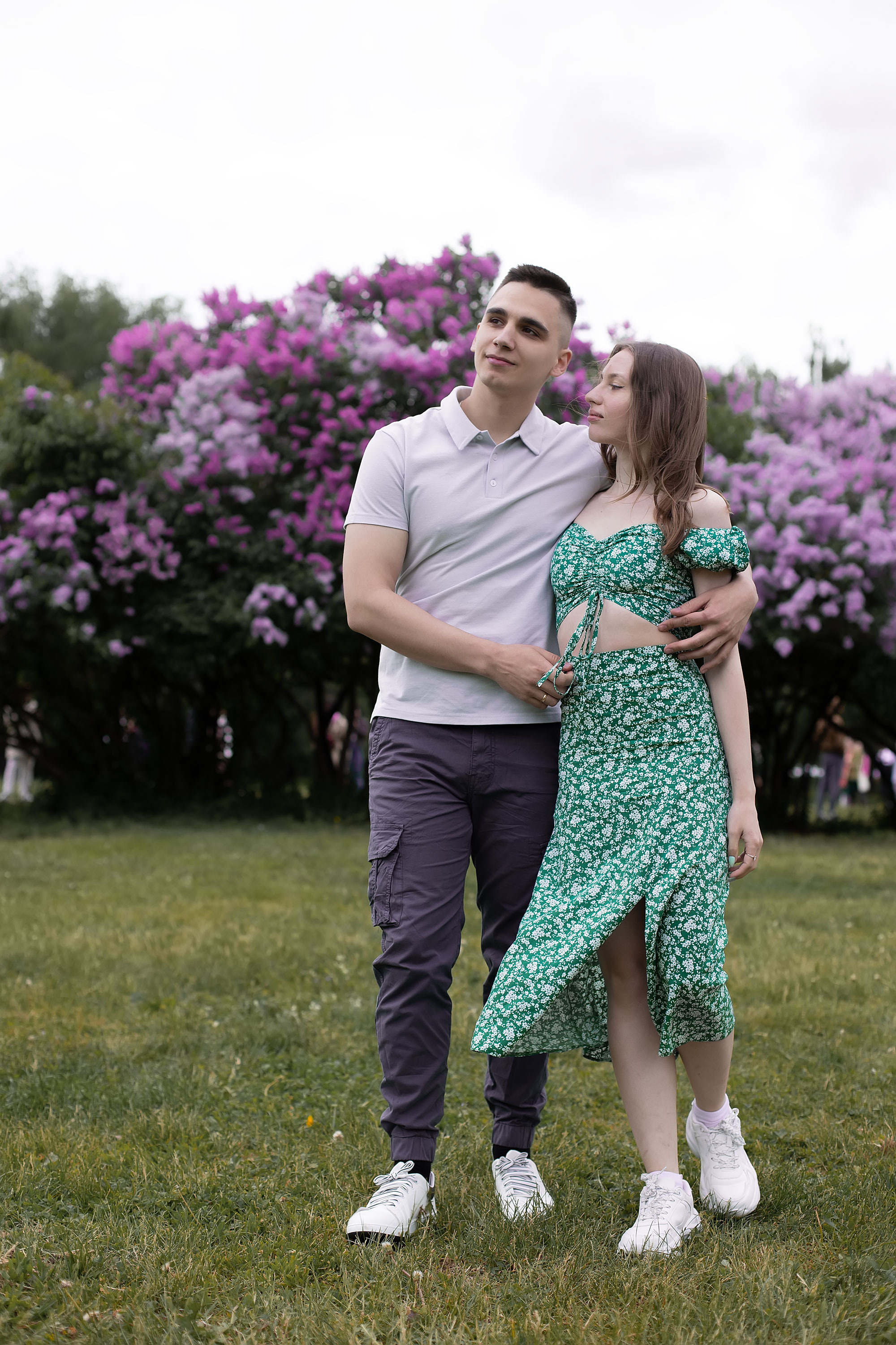Сиреневый сад Олег и Марина. Семейный, индивидуальный фотограф в Москве Ангели Марина
