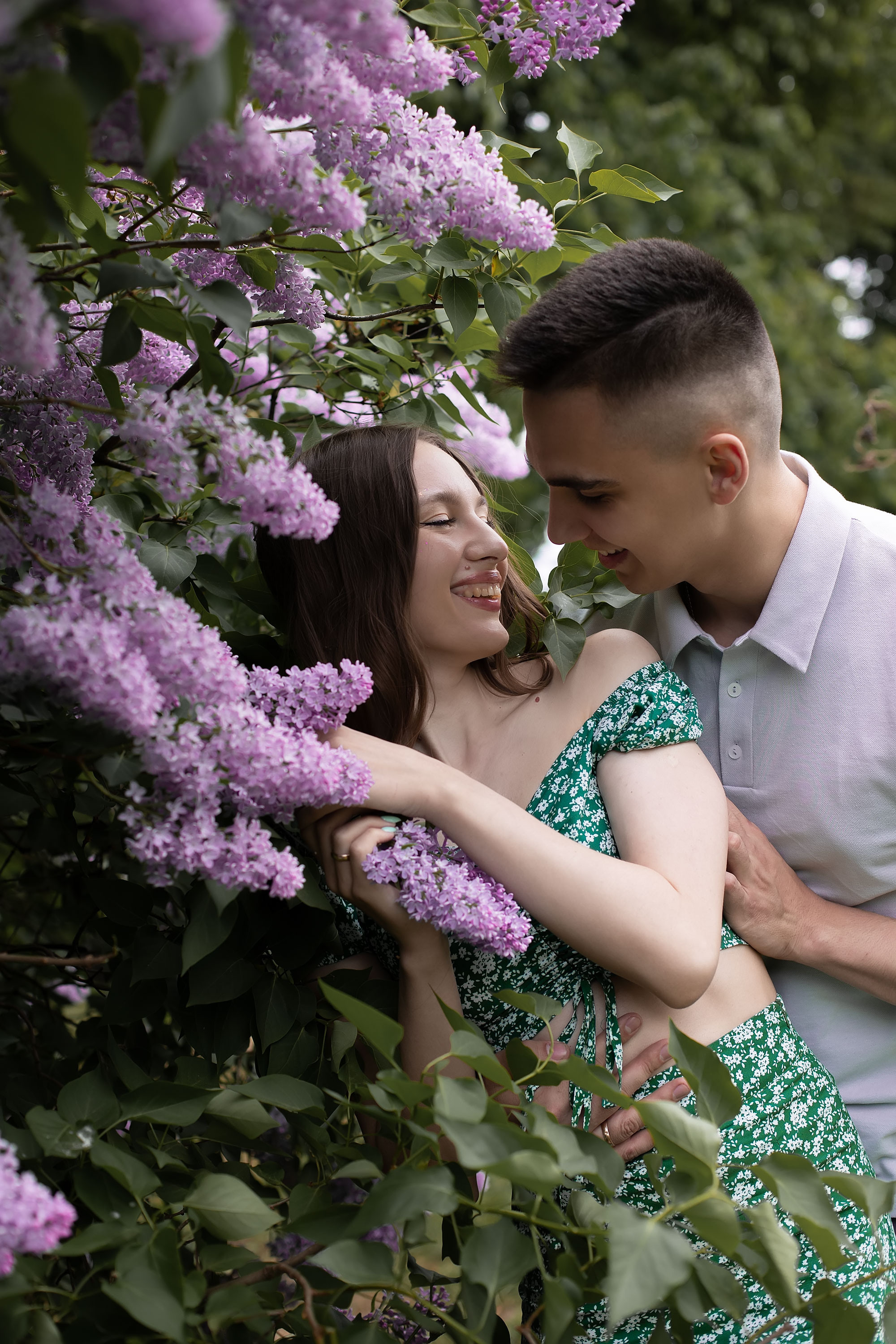 Сиреневый сад Олег и Марина. Семейный, индивидуальный фотограф в Москве Ангели Марина