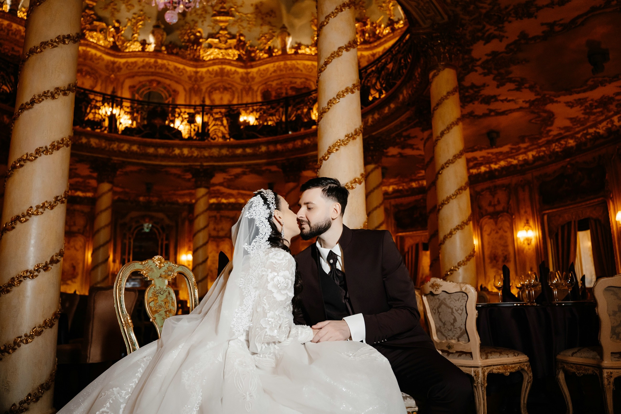 Свадебная фотосессия в ресторане Турандот. Свадебный и семейный фотограф в Москве Светлана Зоткина