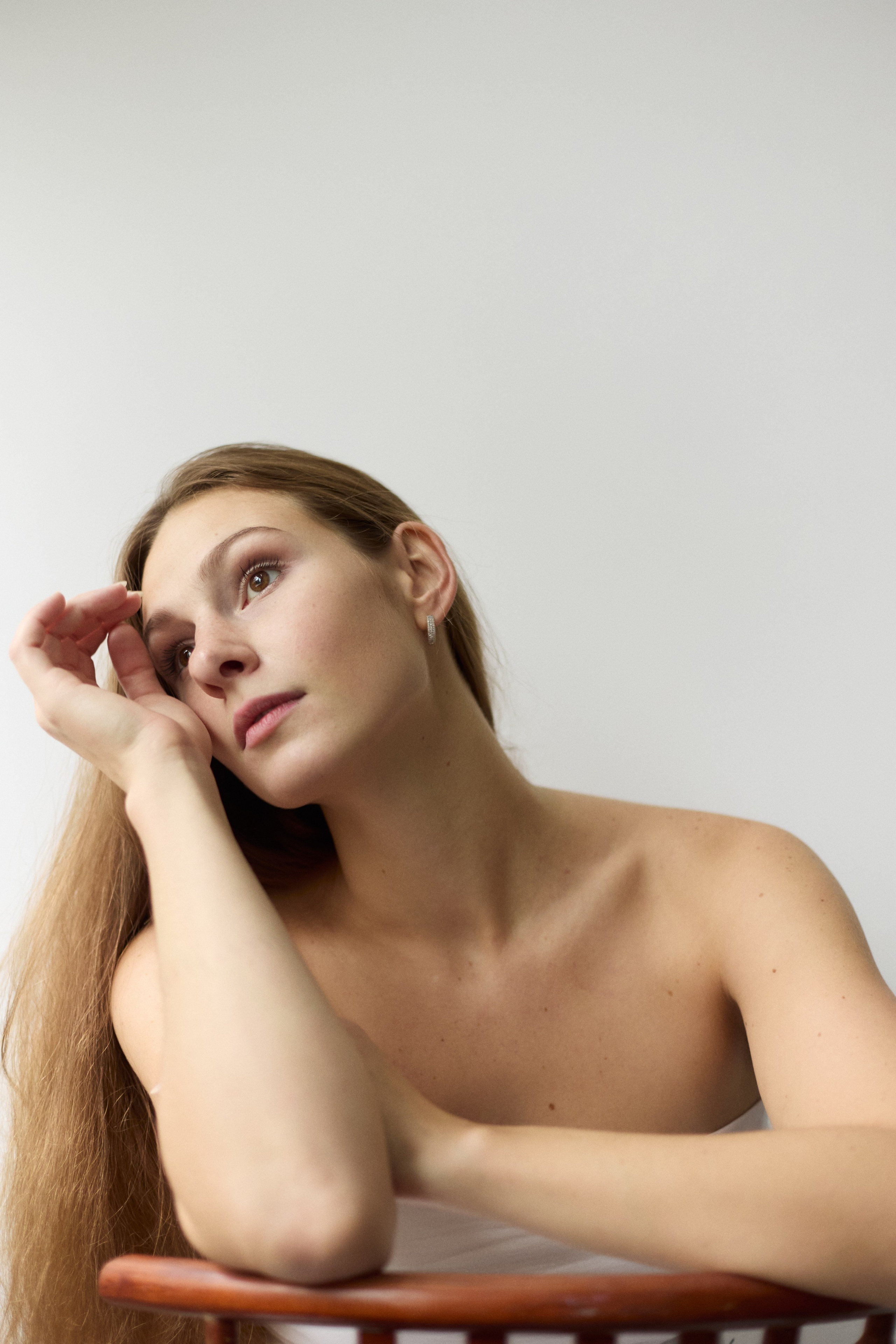 актерское портфолио для молодой девушки в студии, портретная фотосессия