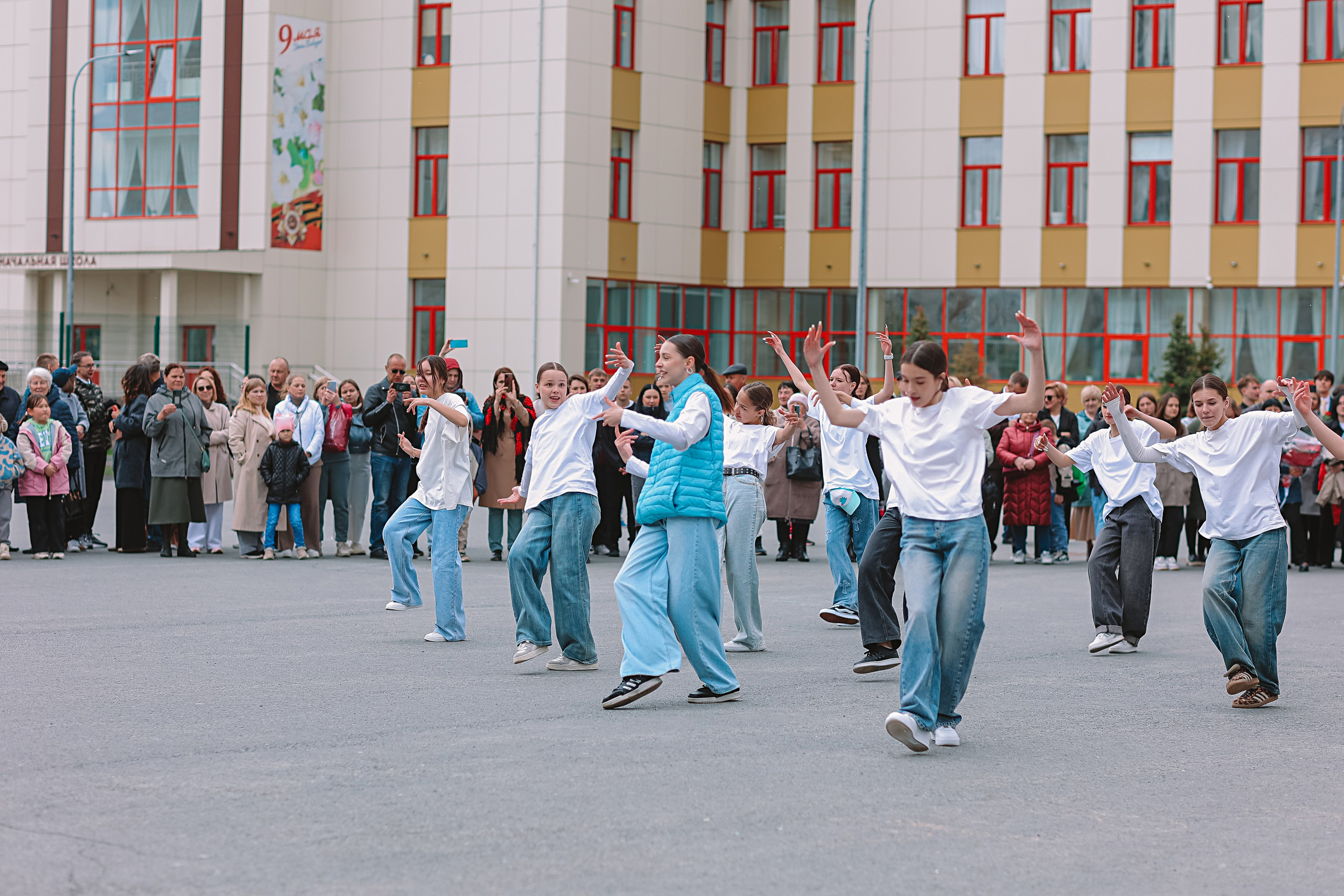 Последний звонок. Семейный фотограф Тюмень, фотограф на роды Салмина Мария
